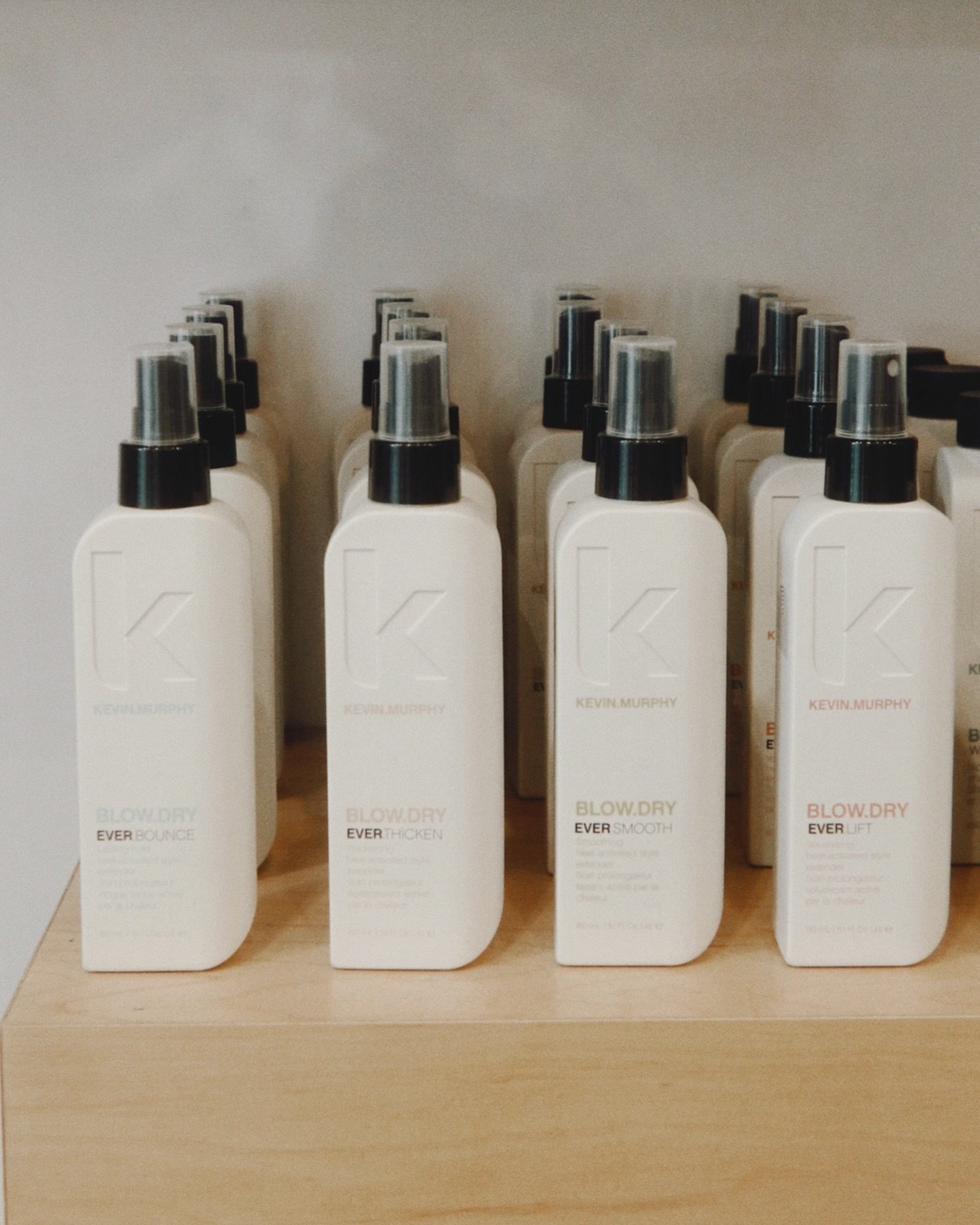 Not to blowup your feed or anything, but we&rsquo;re all about ✨blowouts✨ for warmer days ahead. 

Join us on Saturday, May 31 from 12&ndash;4pm right here at the salon for a hands-on class where we&rsquo;ll teach you how to get that dreamy, salon-qu