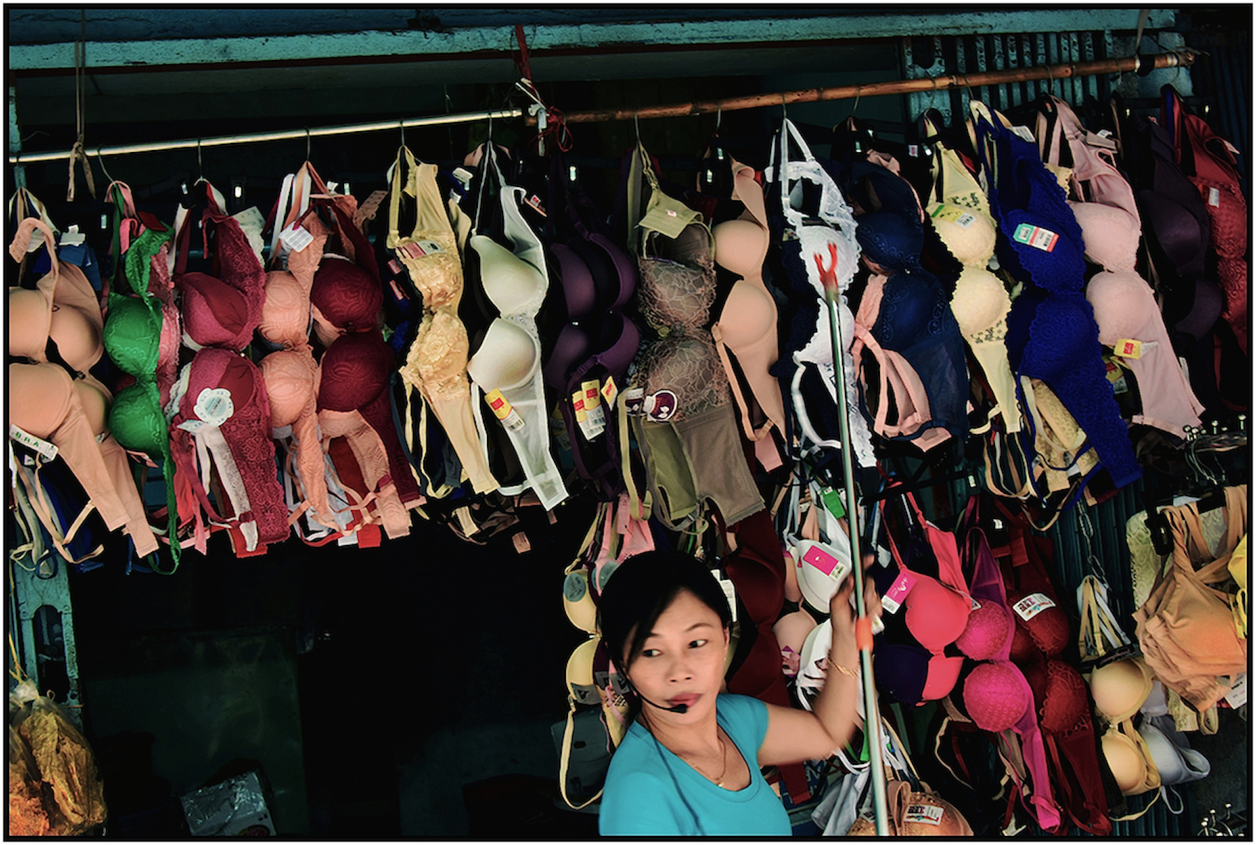  Retail store worker, Saigon/HCMC, Dec. 2015. #3918 