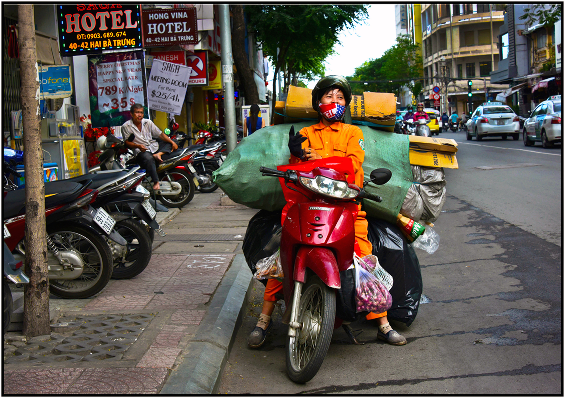  City worker collects recyclables, Saigon/HCMC, Dec. 2015. #5223 