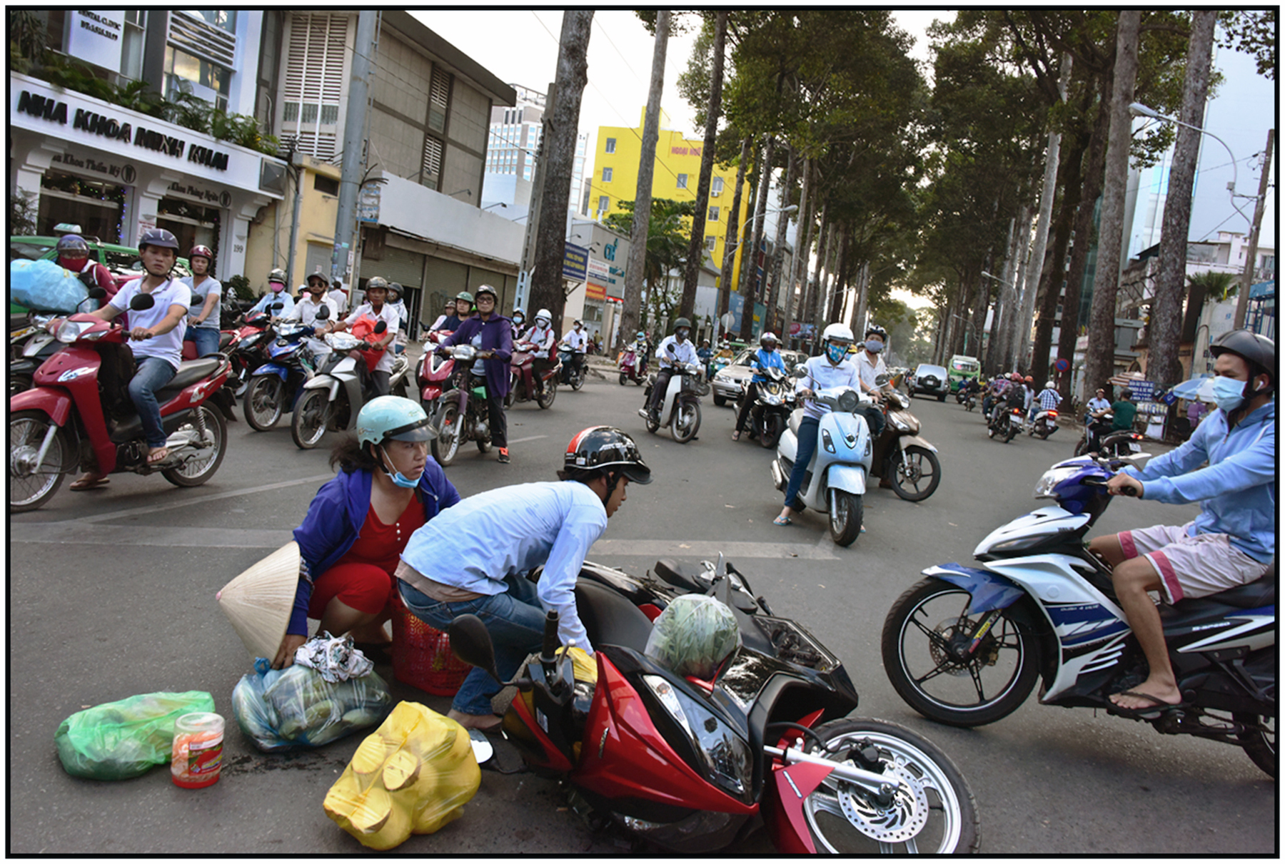  Traffic anarchy in downtown Saigon/HCMC, Dec. 2015 #7093 