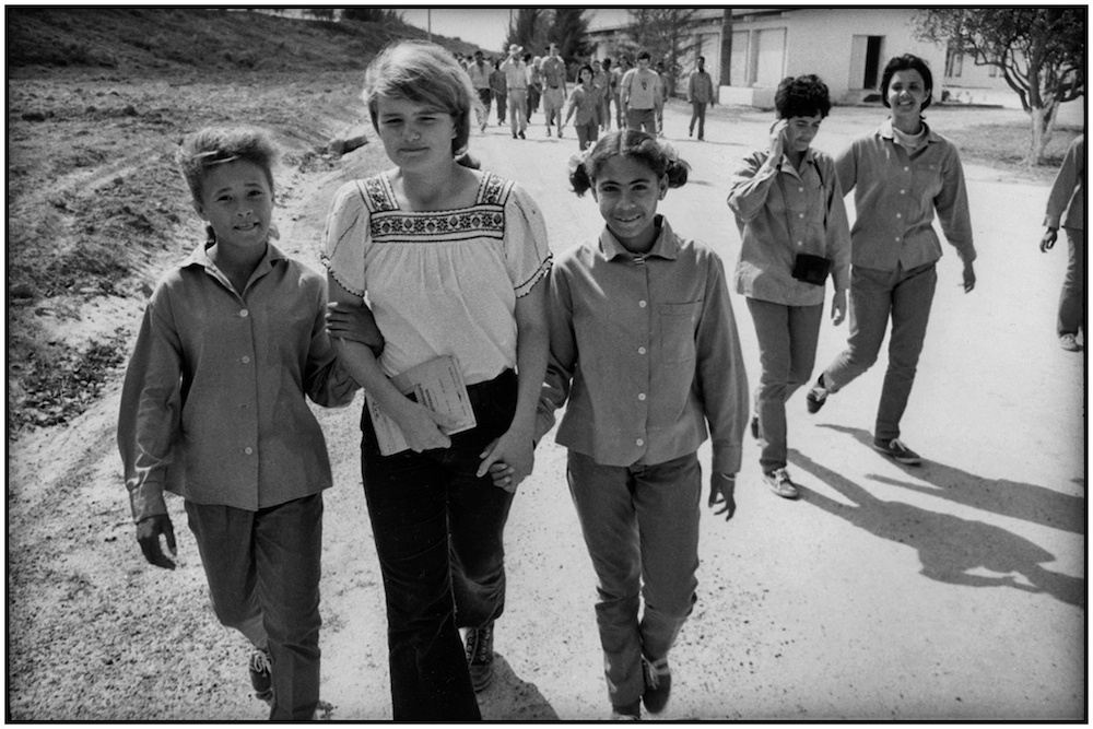 CUBAN STUDENTS ESCORT FIRST VENC BRIGADISTA  1969  George Cohen   copy.jpg