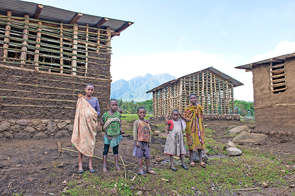 Gahinga-community-of-Batwa-pygmies-600x400px.jpg