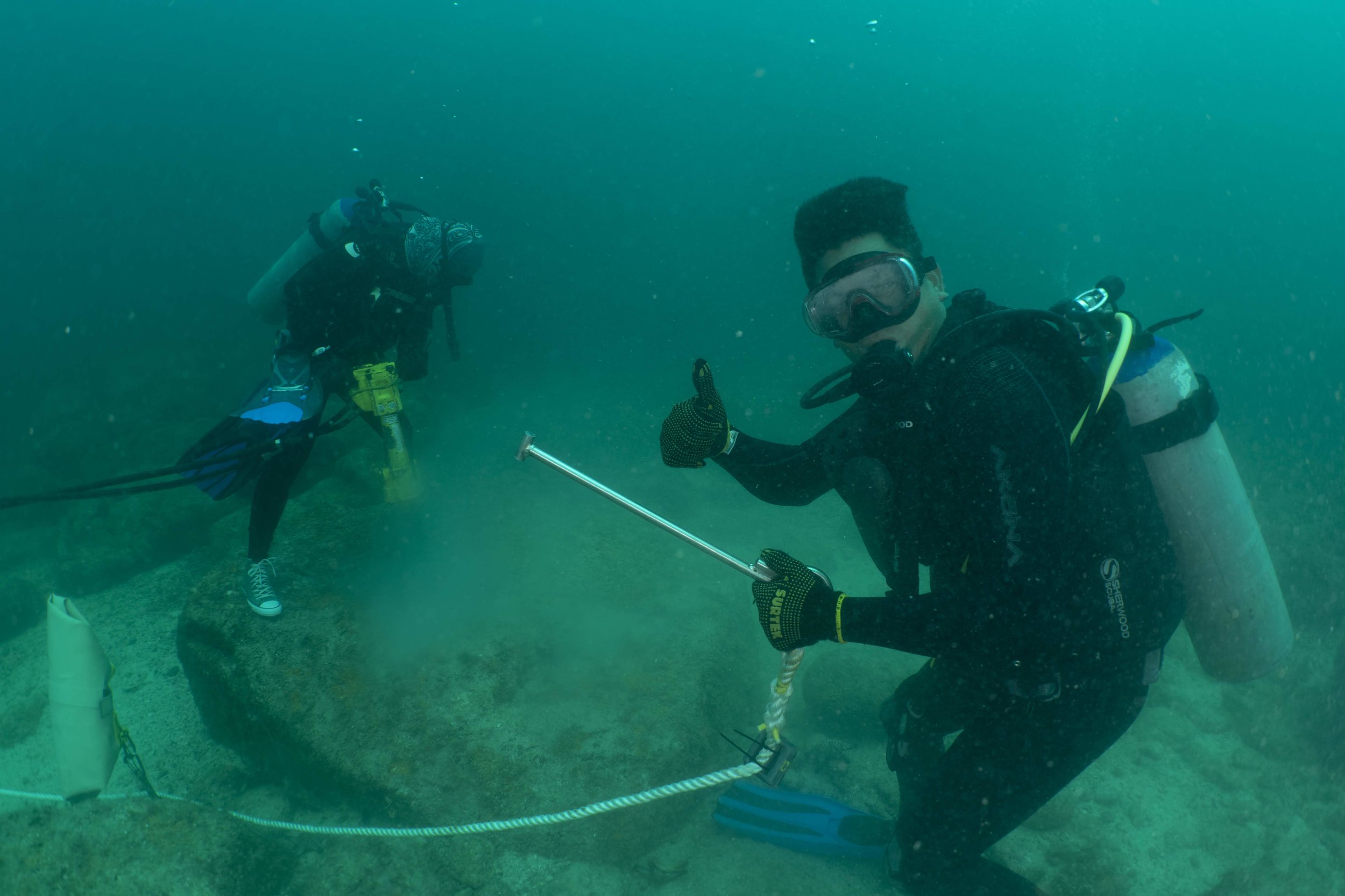 Mooring buoy maintenance in Espiritu Santo.jpg