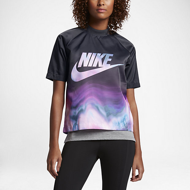 This print was originally a footwear concept based on geode like stones. The NSW Apparel team got wind of it and wanted to connect. Working closely with the apparel and tech designers we came up with a plan to have multiple premium placed graphics a
