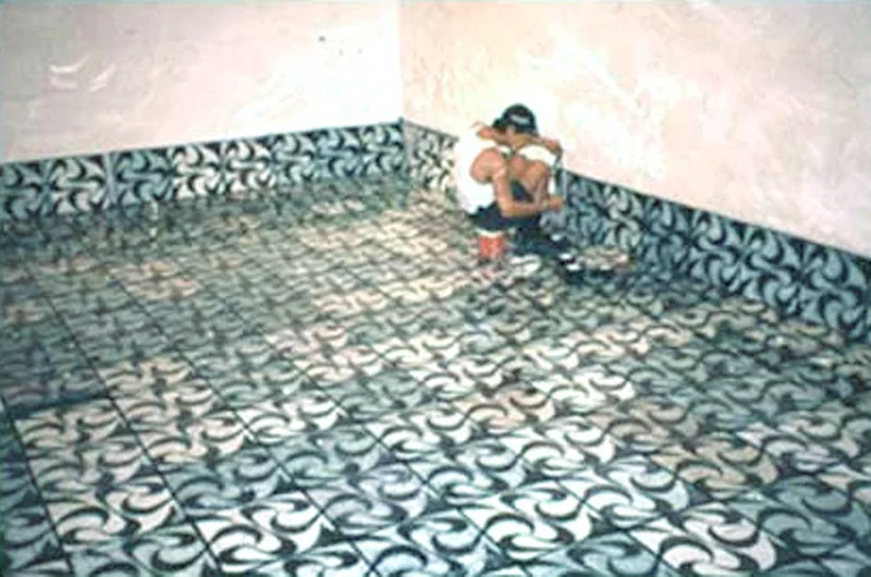 maura_sheehan_glass_floor_003.jpg