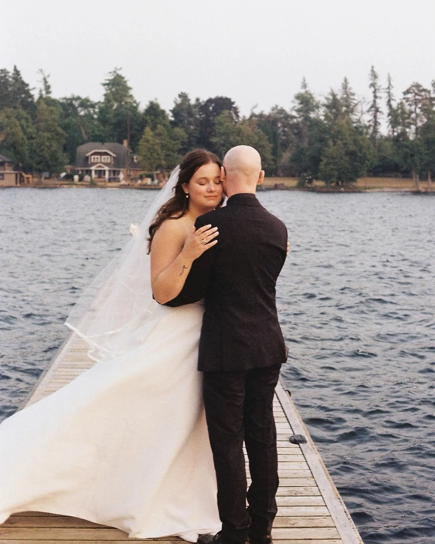 There&rsquo;s no words that can describe the honour of photographing a friend&rsquo;s wedding day. The amount of quiet tears that fell from my eyes on this day, full of so much joy. Surrounded by the closest of friends and family, such a warm embrace