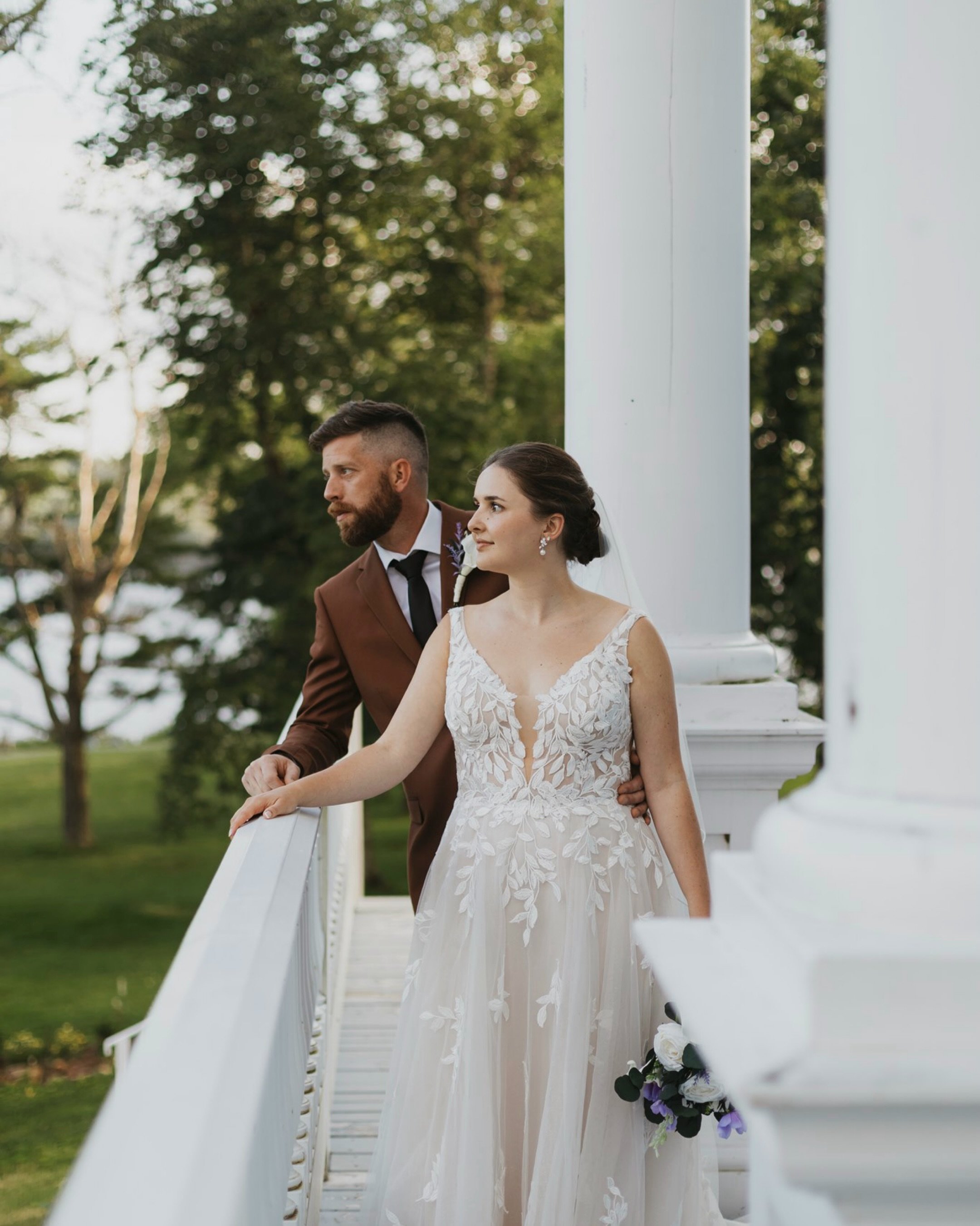 Did you know you don&rsquo;t have to take your wedding portraits on your wedding day?

You can choose a date either before or after your wedding, to spend some intentional time together and get those couple portraits done without the time crunch of t