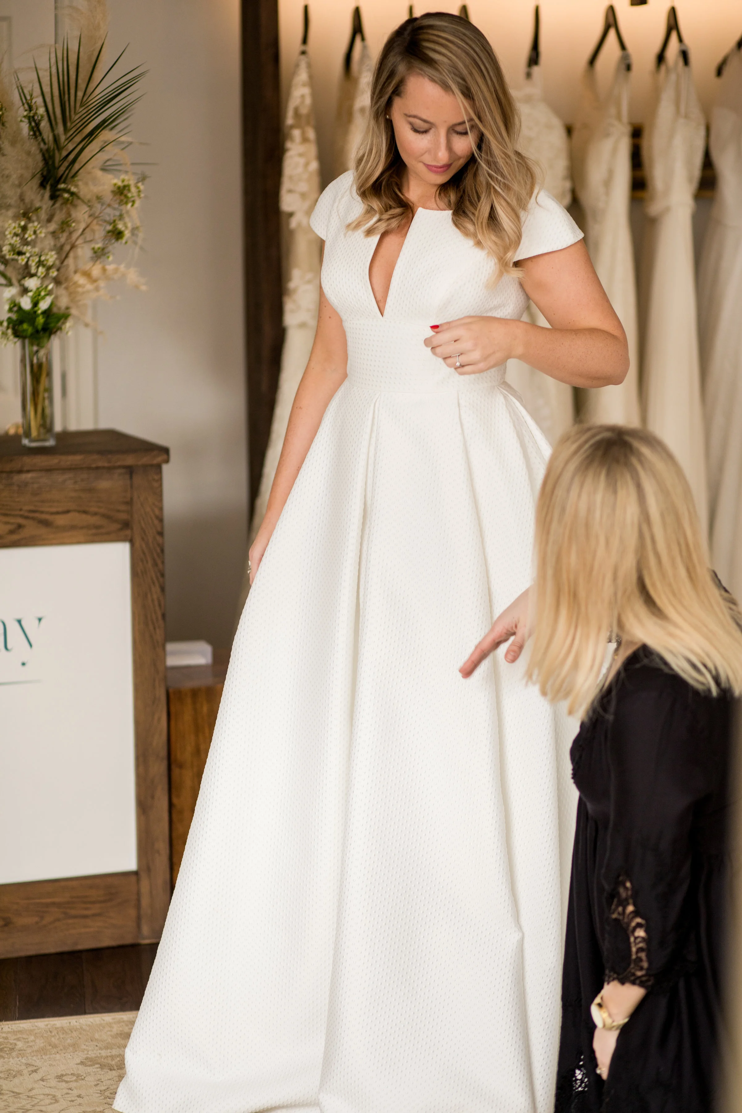 Dress: '909' by Jesus Peiro