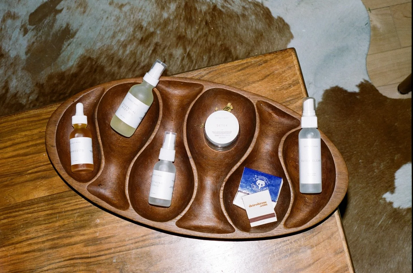 a few fun ways to use our Essential Travel Kit: ⁠
⁠
~ take it on your next trip ⁠
~ try out our skincare in mini sizes before going all in⁠
~ gift it to someone else⁠
~ wrap and gift individual minis to your pals and keep the machine washable mesh ba