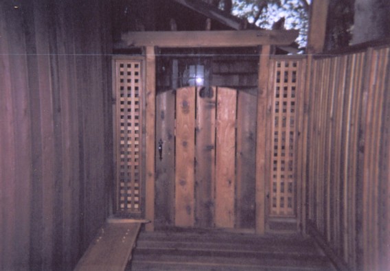 Gate19Fence.jpg