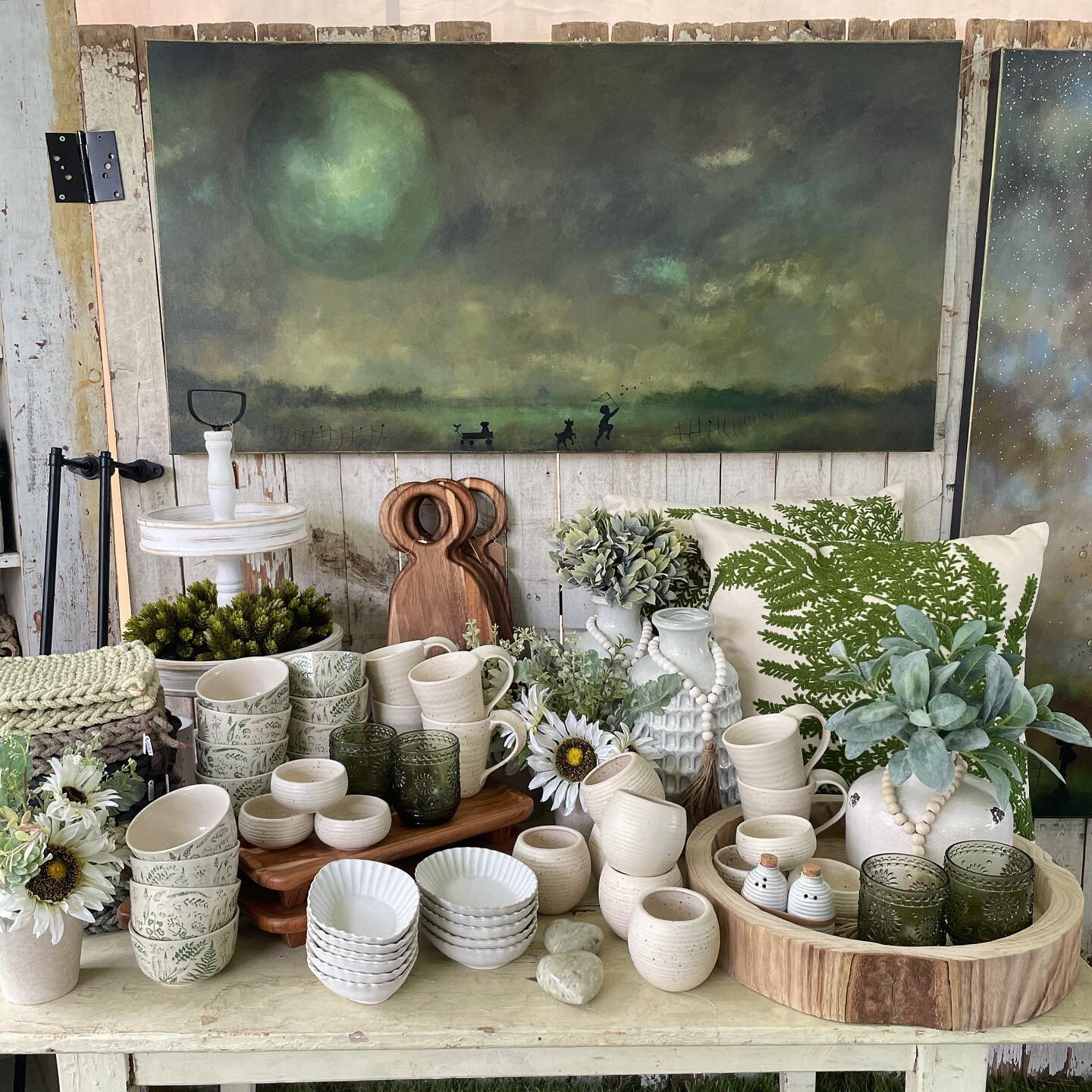 We made it back home friends!!✨ Thank you so much to everyone who came out this weekend to visit @theprofoundmarket we hope to see you again in the fall ❤️ #bluebirdhomedecor #shopsmall #homedecor #farmhousedecor #farmhousestyle #moonscape #moonpaint