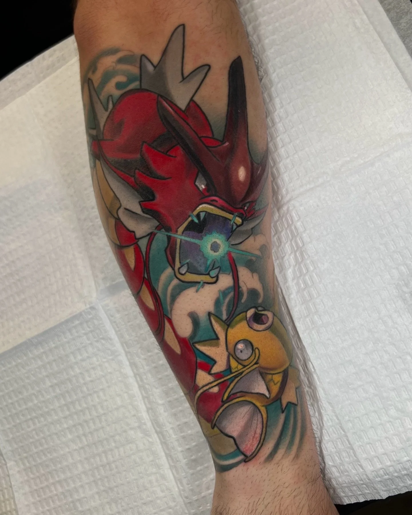 ✨ Shiny Gyrados and Magikarp ✨ 

Love doing these Pok&eacute;mon tattoos! Filling out my tattoo Pok&eacute;dex one by one 🤓

Thank you @millos98 for being an awesome client and the trust!

If anyone wants to do another, I&rsquo;m always down!

#poke