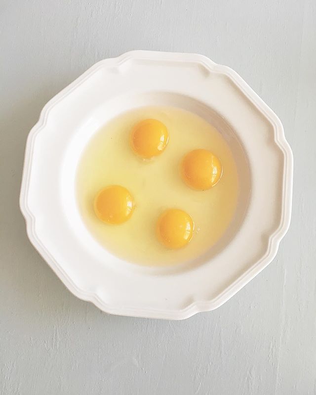World champ Egg Cracker up in here #sunnybreakfast