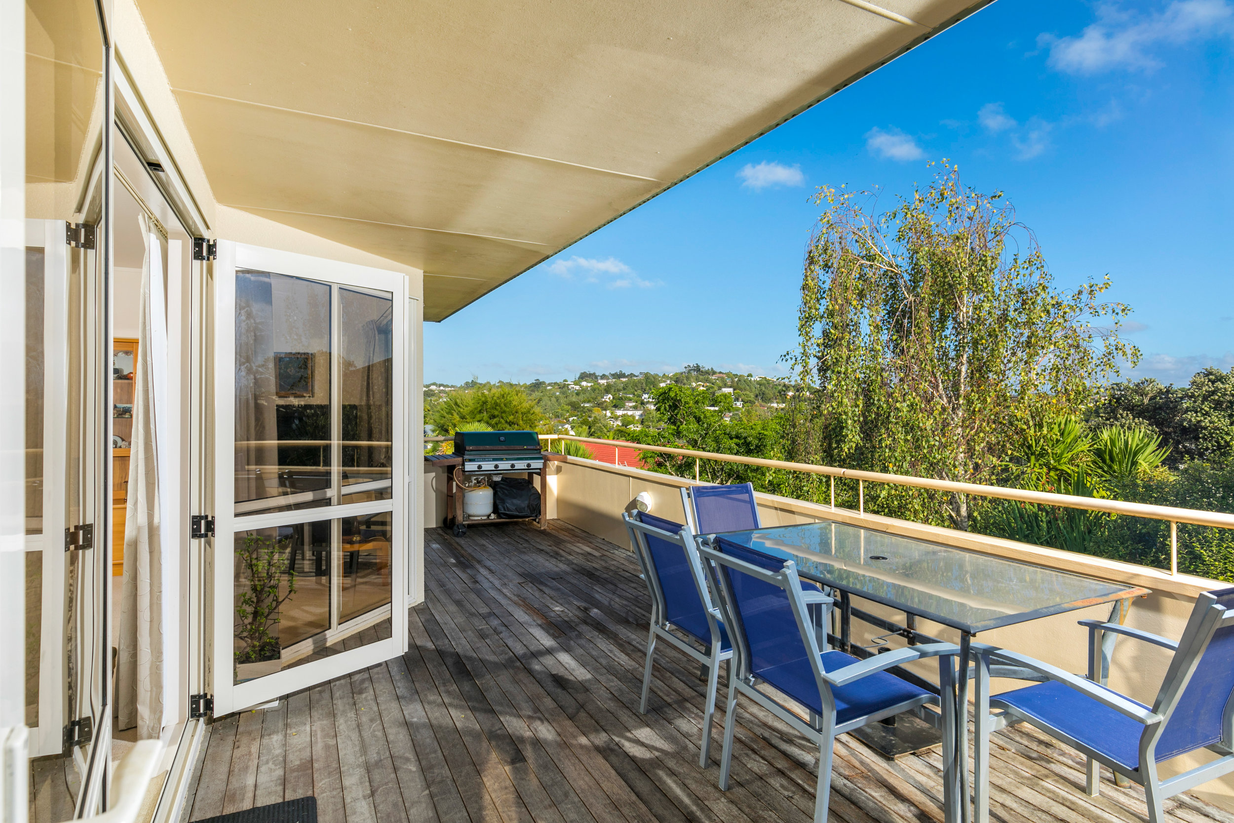 outdoor table with urban view .jpg