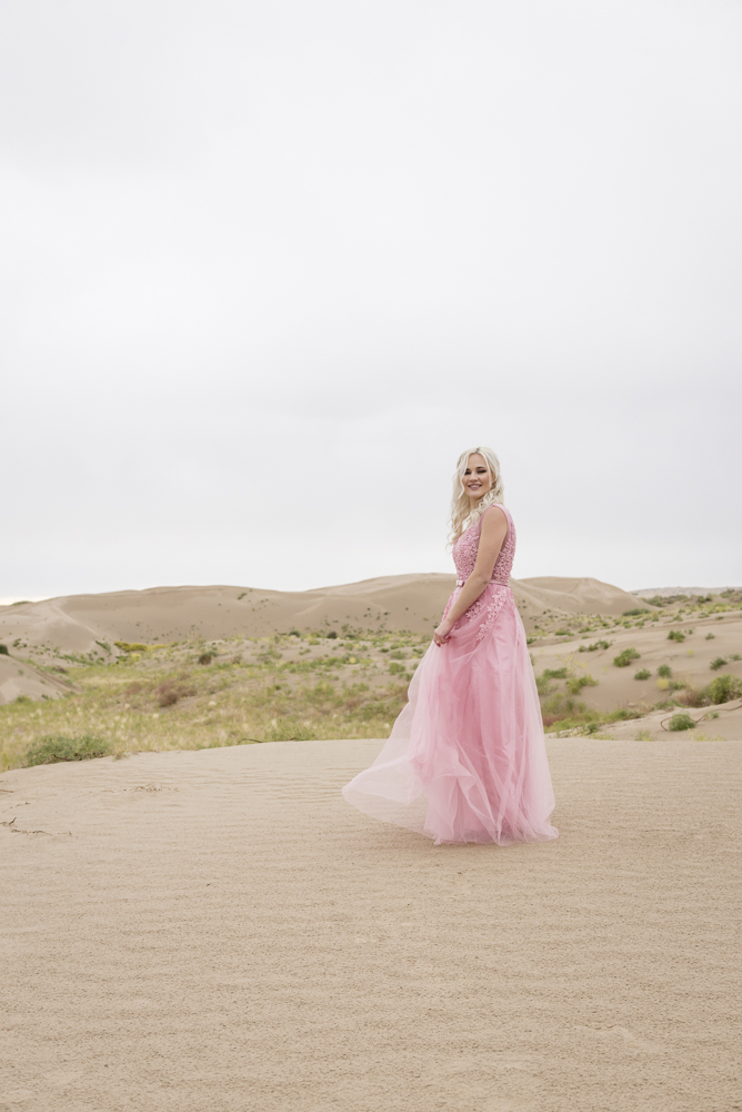 sand_dunes_pink_utah_fashion_bridal-11.jpg