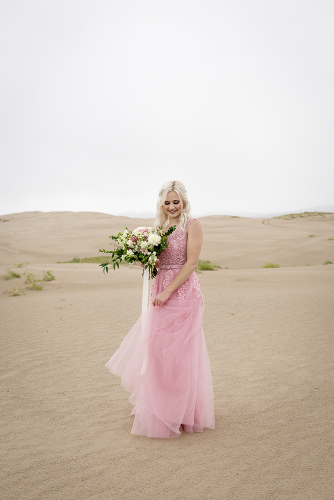 sand_dunes_pink_utah_fashion_bridal-16.jpg