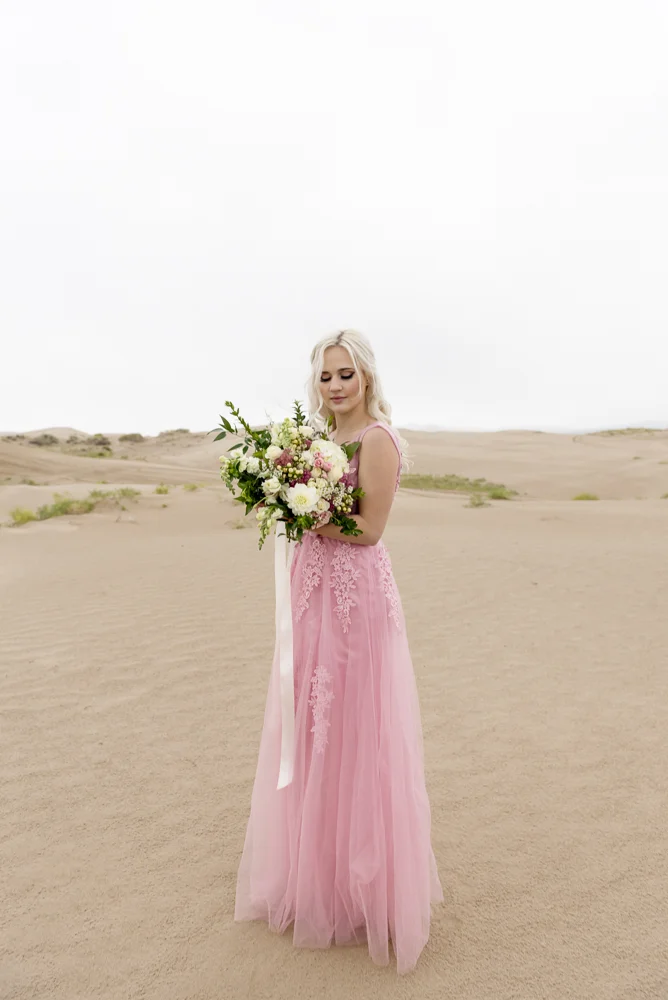 sand_dunes_pink_utah_fashion_bridal-18.jpg
