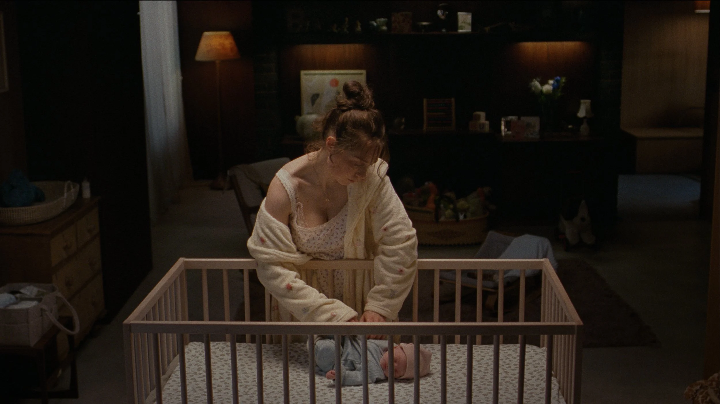 grade_ref_v9_0213 Proton DC 60s v 20.00_00_57_05.Still025.jpg