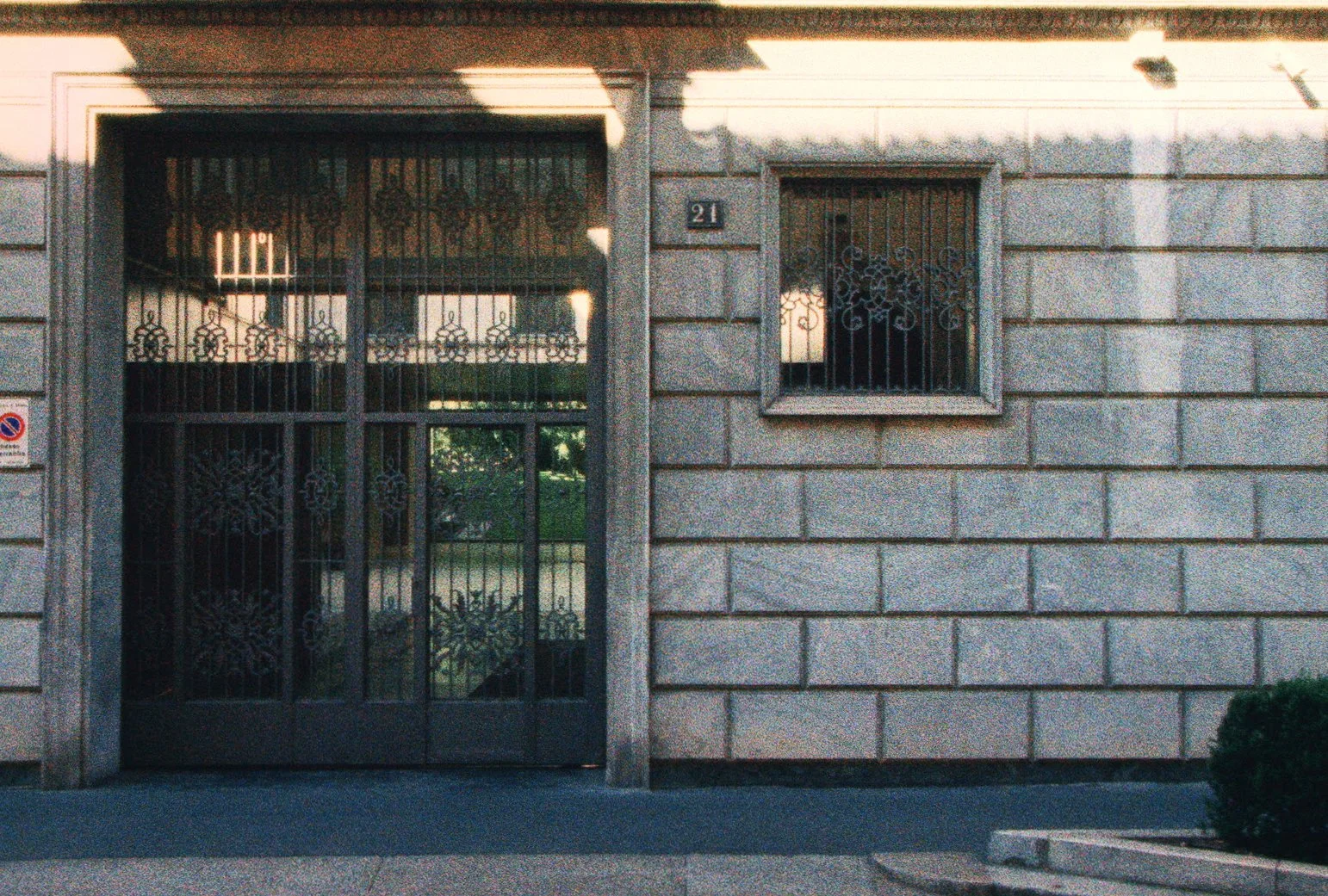 Armani_Hero_DC_Conform.00_00_59_11.Still015.JPG