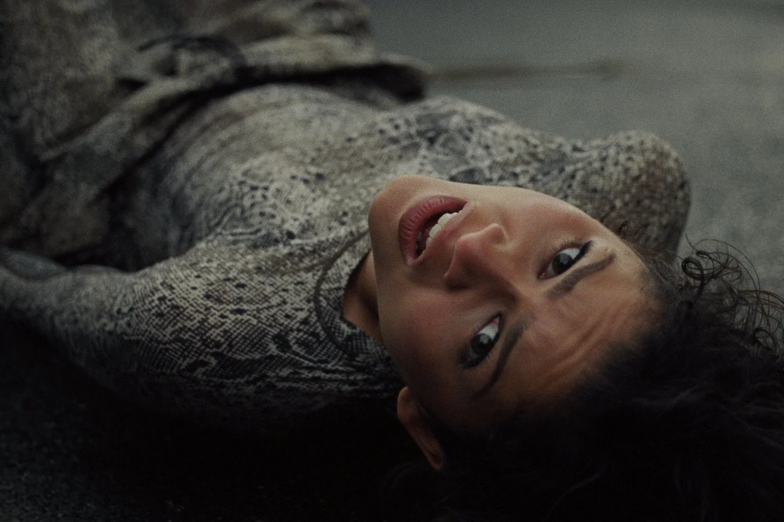 FW26-zendaya_brand_build-pad-brand_video-3x2-no_vo-no_sub-120s-logo_url-titled-01.00_00_52_01.Still013.jpg