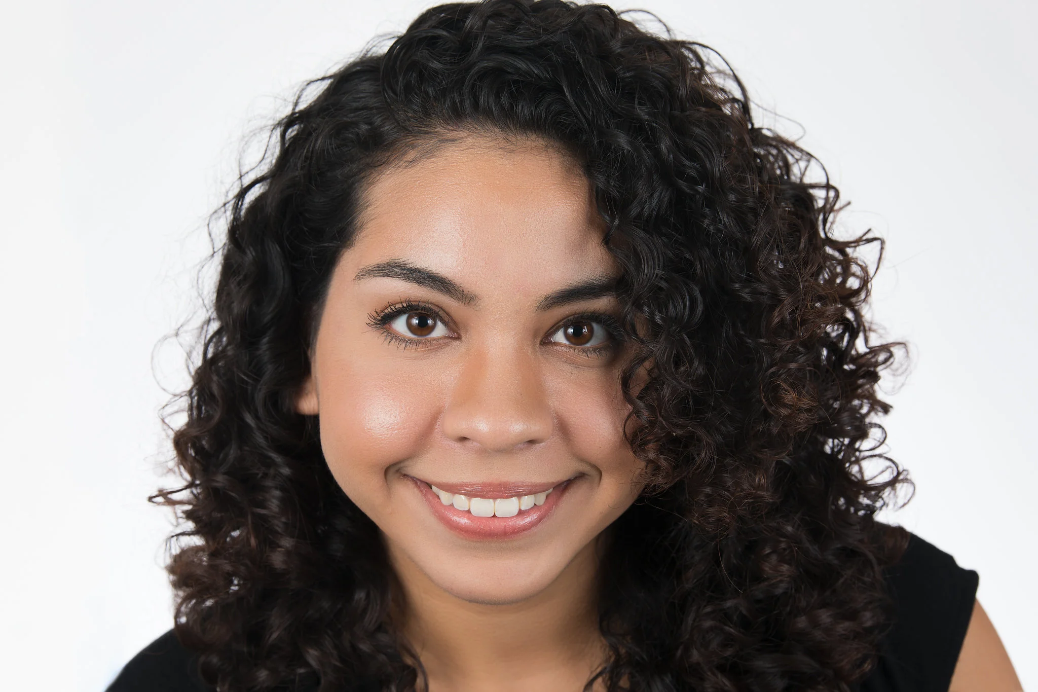 Luisanna_Headshot_2016_10_1300021.jpg