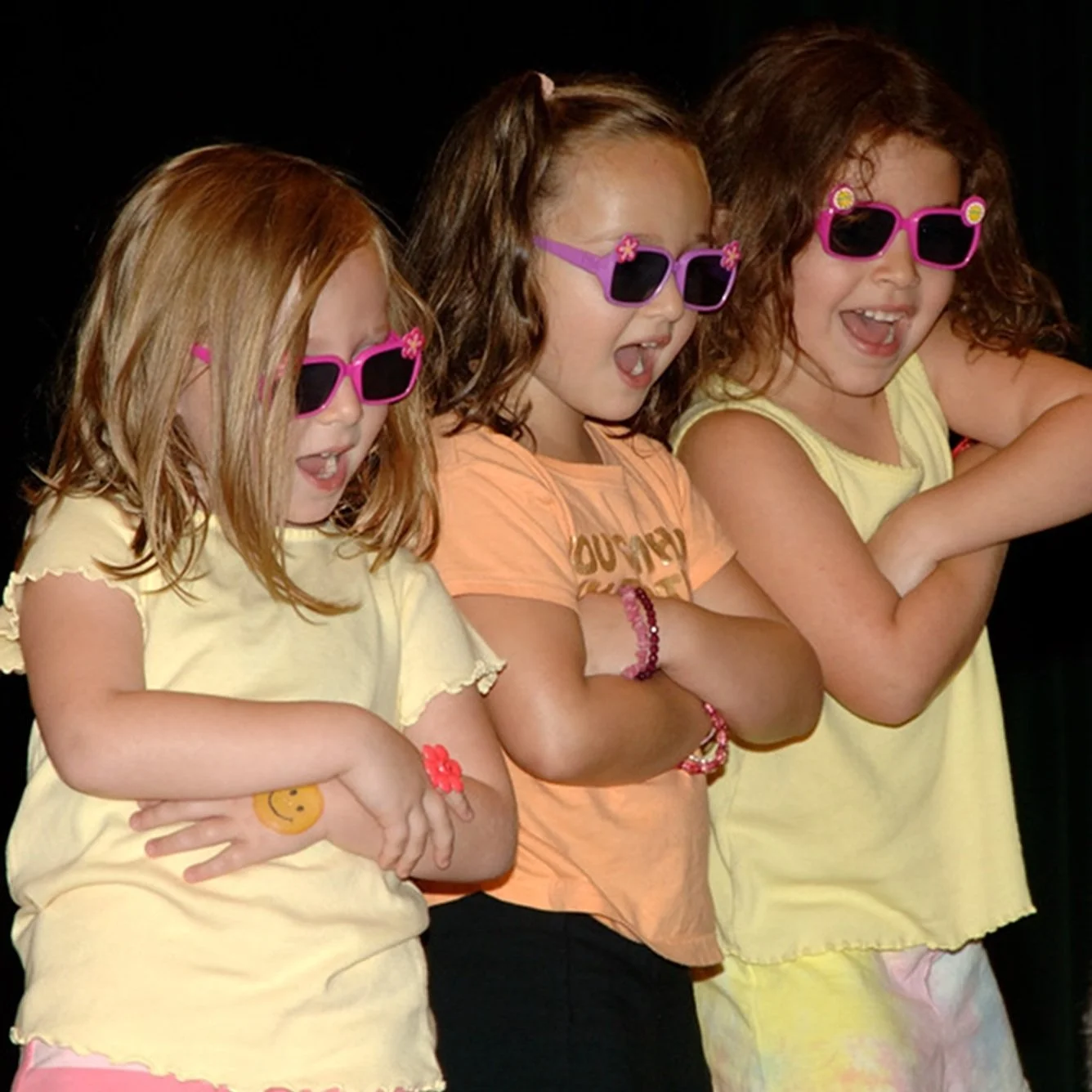Home-3+girls+performance.jpg
