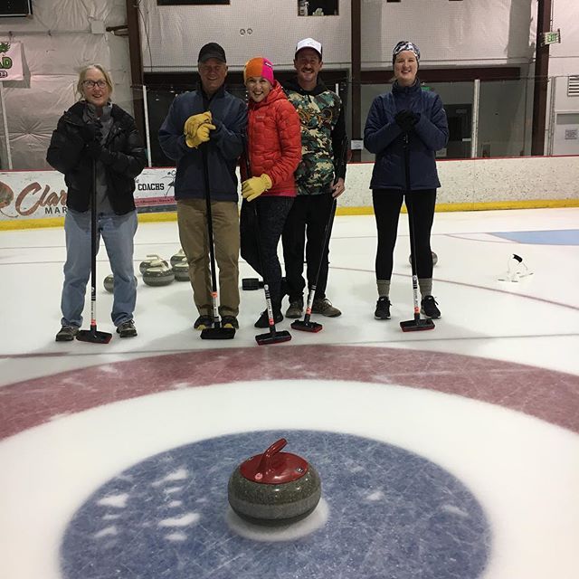 Open curling = time to practice. #goodcurling #SWEEP #hurryhard #lightningbroom