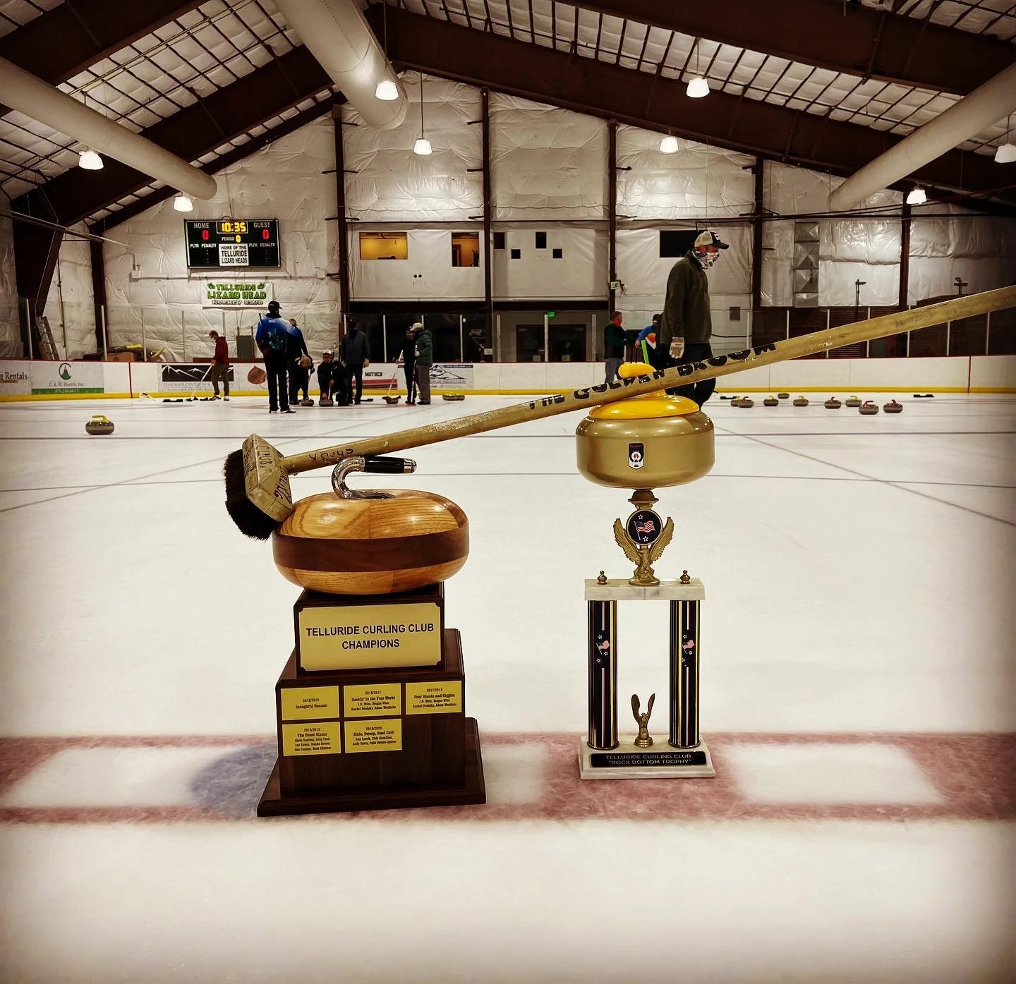 Curling playoff day is almost here!! Join us for the Club quarter and semifinals this Saturday at 1:30 and 4:30pm at the Hanley Rink. #goodcurling