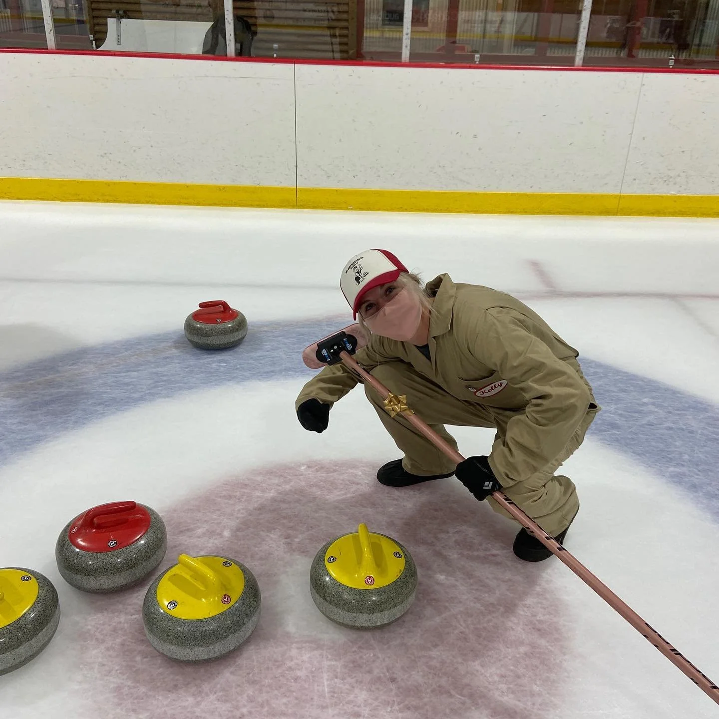 Lots of stones #onthebutton tonight!
#goodcurling