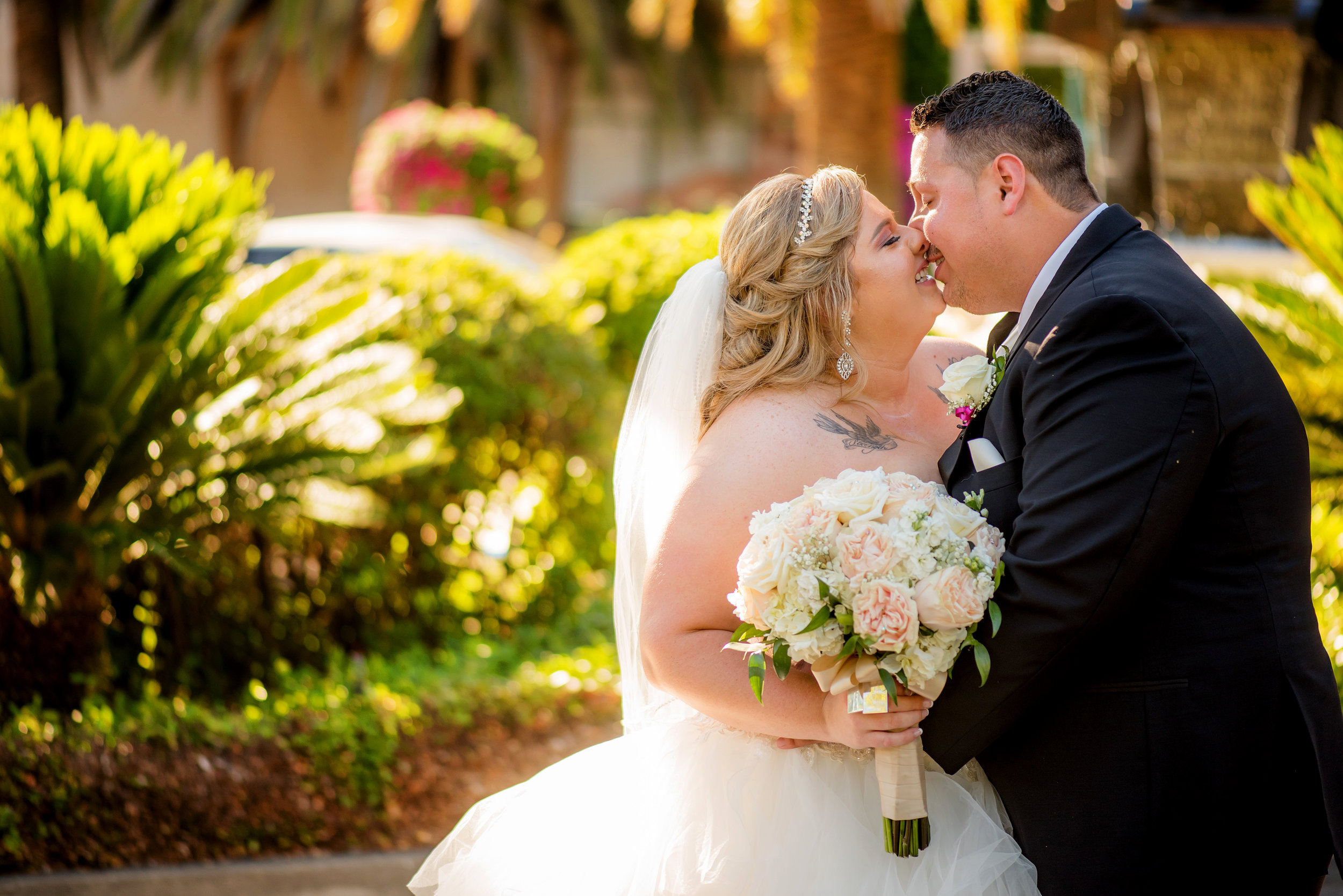 Wedding portrait of bride and groom at Arden Hills Club and Spa in Sacramento California. 