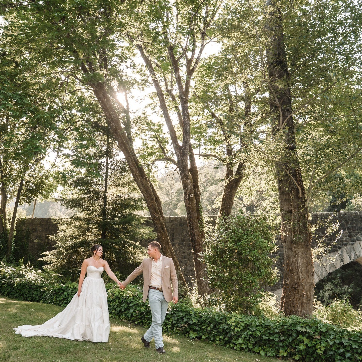 The sweetest little micro-wedding in the redwoods 🌲💕 If a big wedding isn&rsquo;t your speed, I highly recommend a small celebration with a handful of your closest people. I love the intimacy and intention that come with days like these.