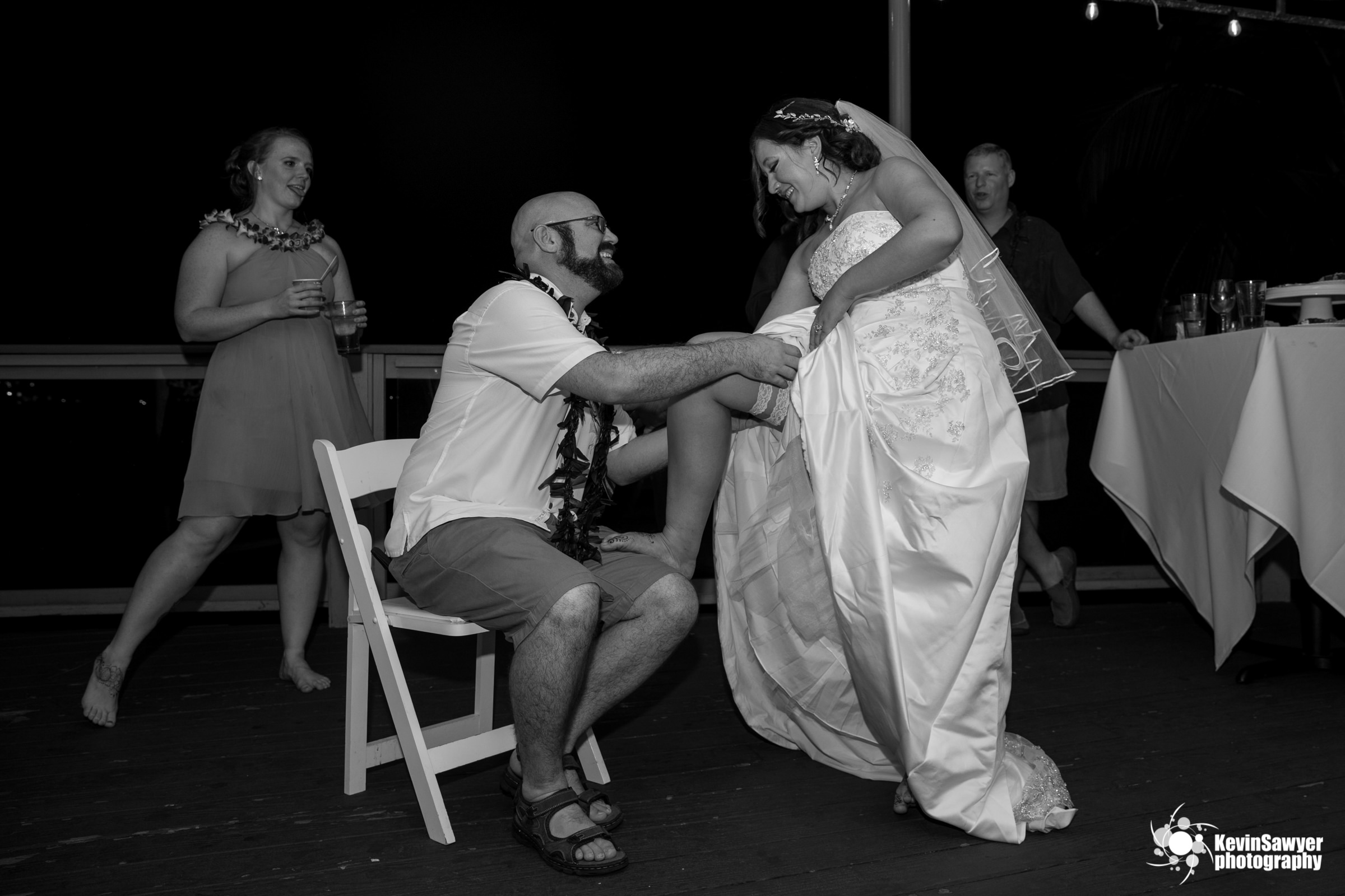 hawaii-big-island-photographer-photography-destination-reception-garter