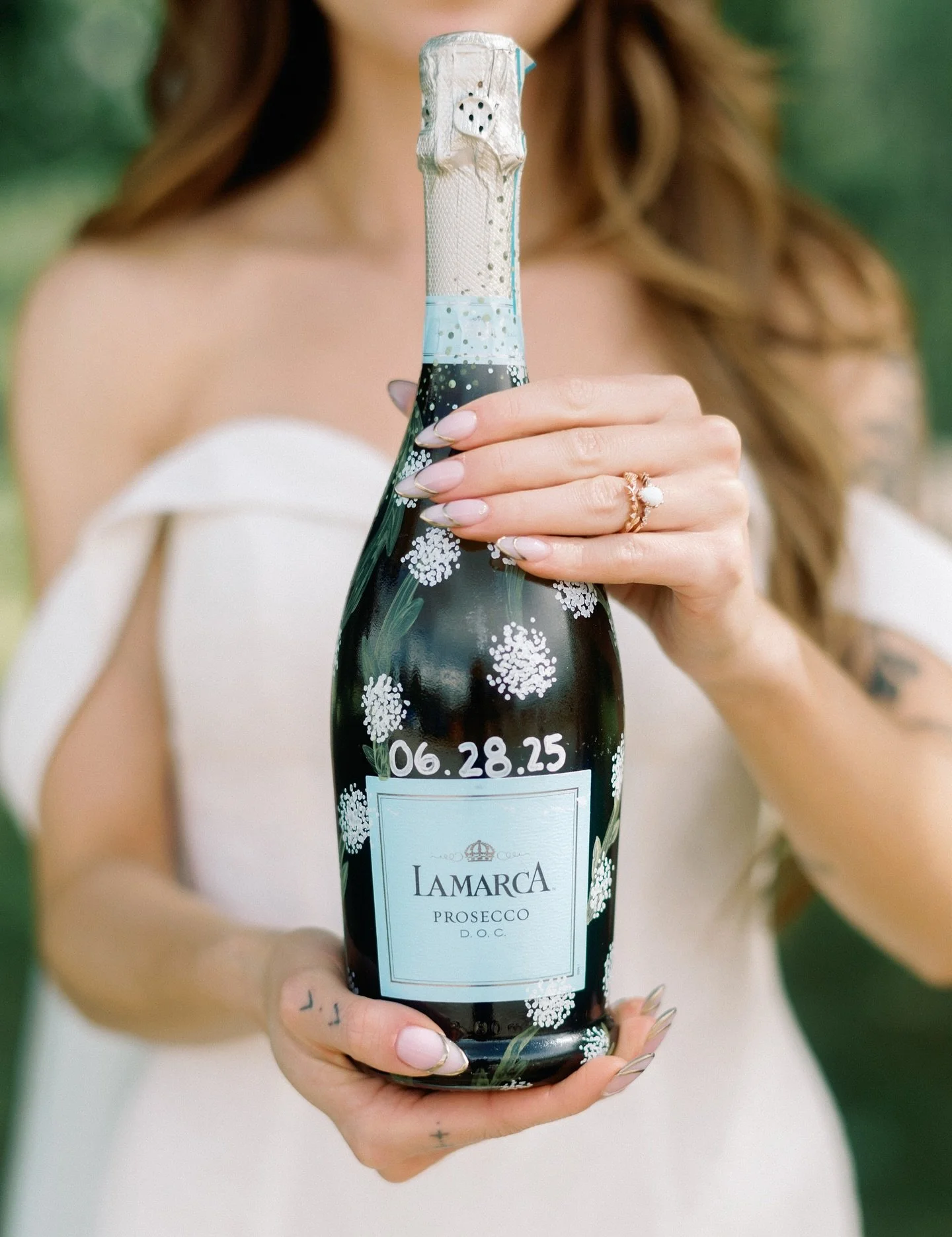 Sabrina &amp; Devon 8
.
.
.
.
#classicbride #timelessstyle 
#calgaryweddingphotographer #calgaryphotographer #yycweddingphotographer #yycphotographer #albertaweddingphotographer #albertaphotographer #yyclove #weddinginspo #weddingphotographer #looksl