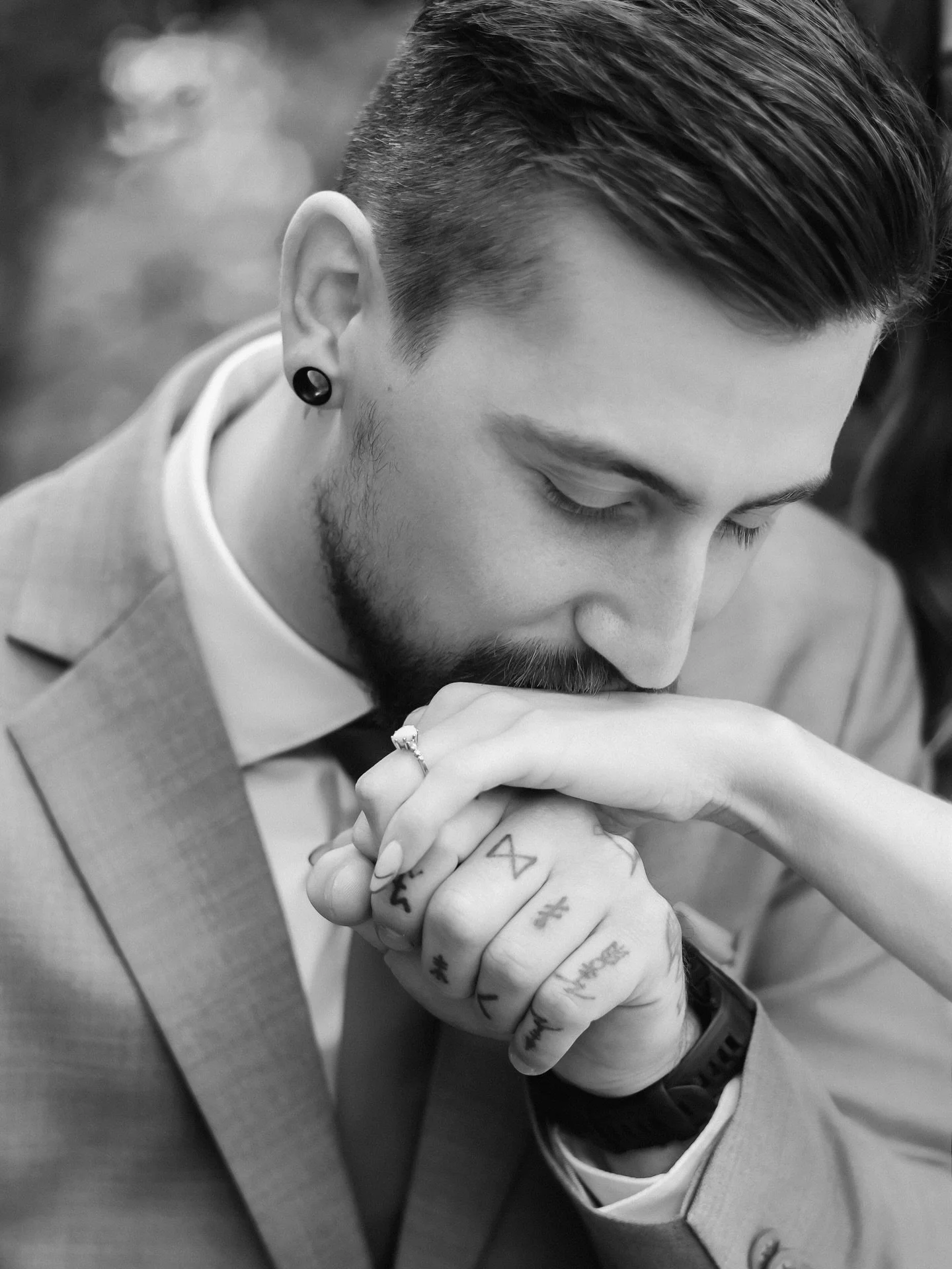 Sabrina &amp; Devon 11
.
.
.
.
#classicbride #timelessstyle 
#calgaryweddingphotographer #calgaryphotographer #yycweddingphotographer #yycphotographer #albertaweddingphotographer #albertaphotographer #yyclove #weddinginspo #weddingphotographer #looks