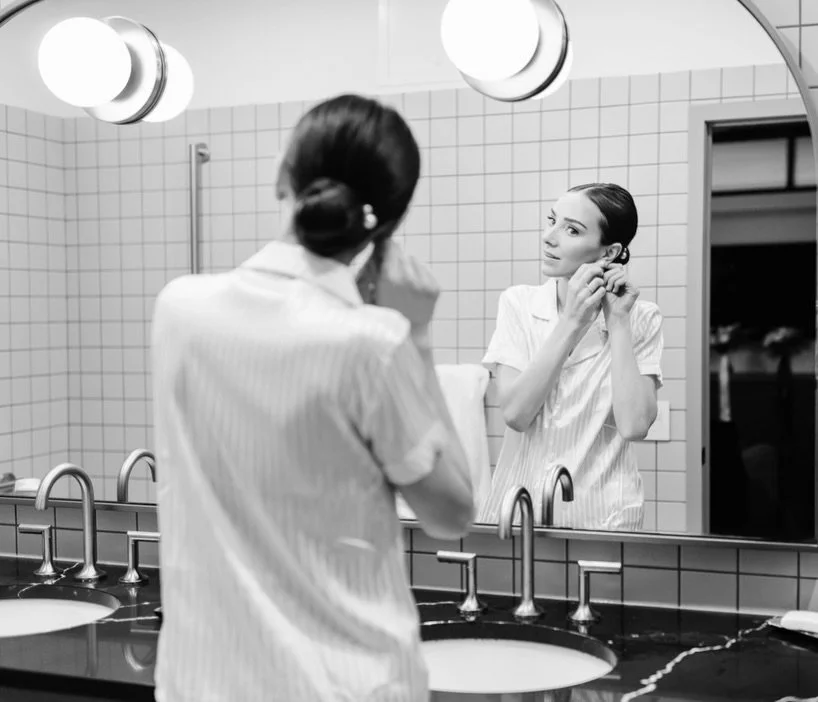 Caron &amp; Jordan 4
.
Venue: @thewestleyhotel @alfornoyyc 
Florist: @nectareandroot 
Hair &amp; Makeup Artist: MKMH.ca
Wedding Gown Designer: @solacelondon 
Bridesmaids Dresses: @saks 
Groomsmen Suits: @hudsonsbay
.
.
.
.
#yycweddingphotographer #ca