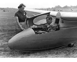 tn-Beryl-with-John-Furlong-Slingsby-Sky.jpg