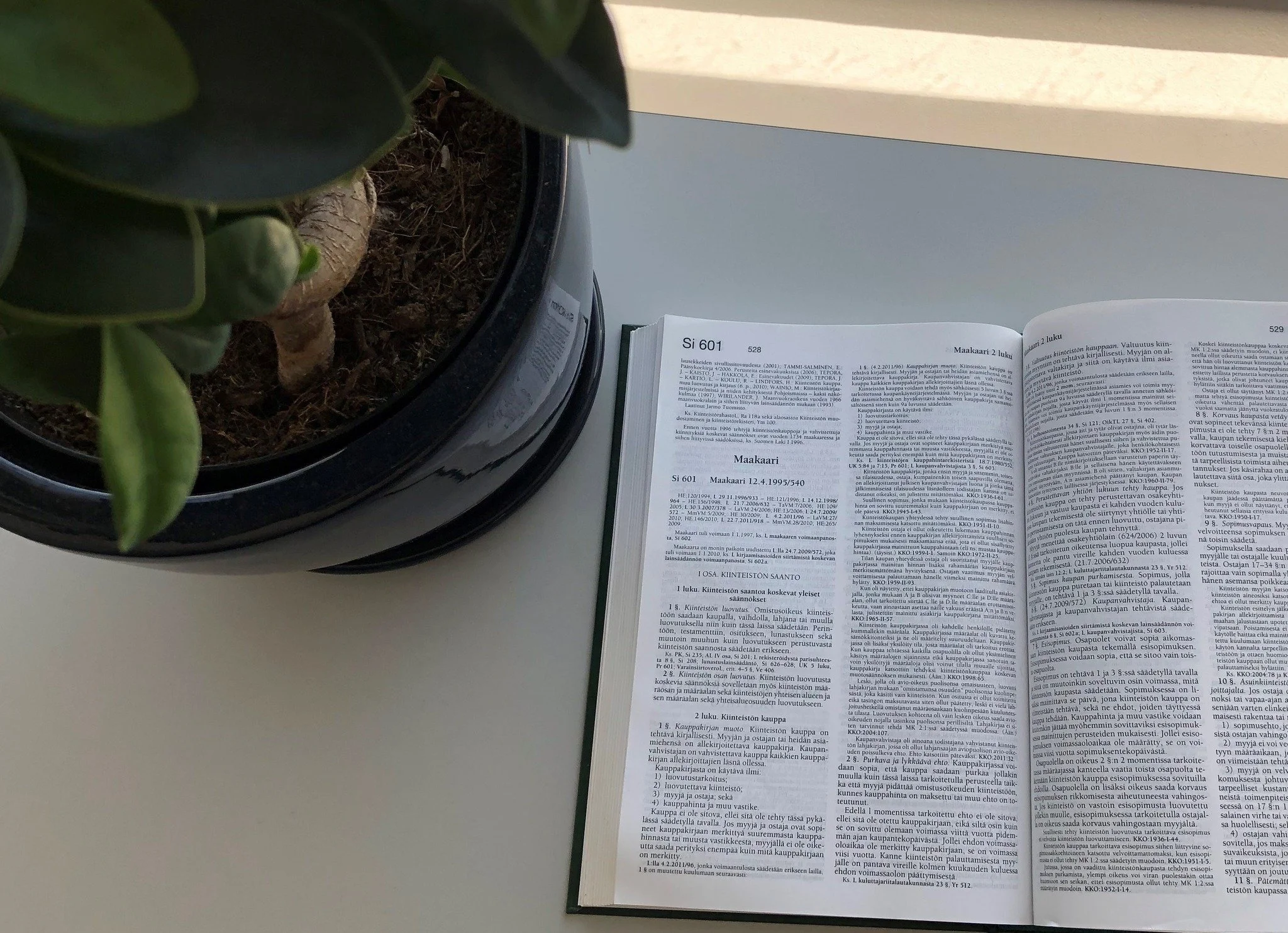 Tällä viikolla koittaa monelle suuri koitos: yliopistojen uudistuneet pääsykokeet ovat usealla tämän viikon aikana. 
Myös oikeustieteellisen pääsykoe järjestetään torstaina. 📚
Oikeustietee