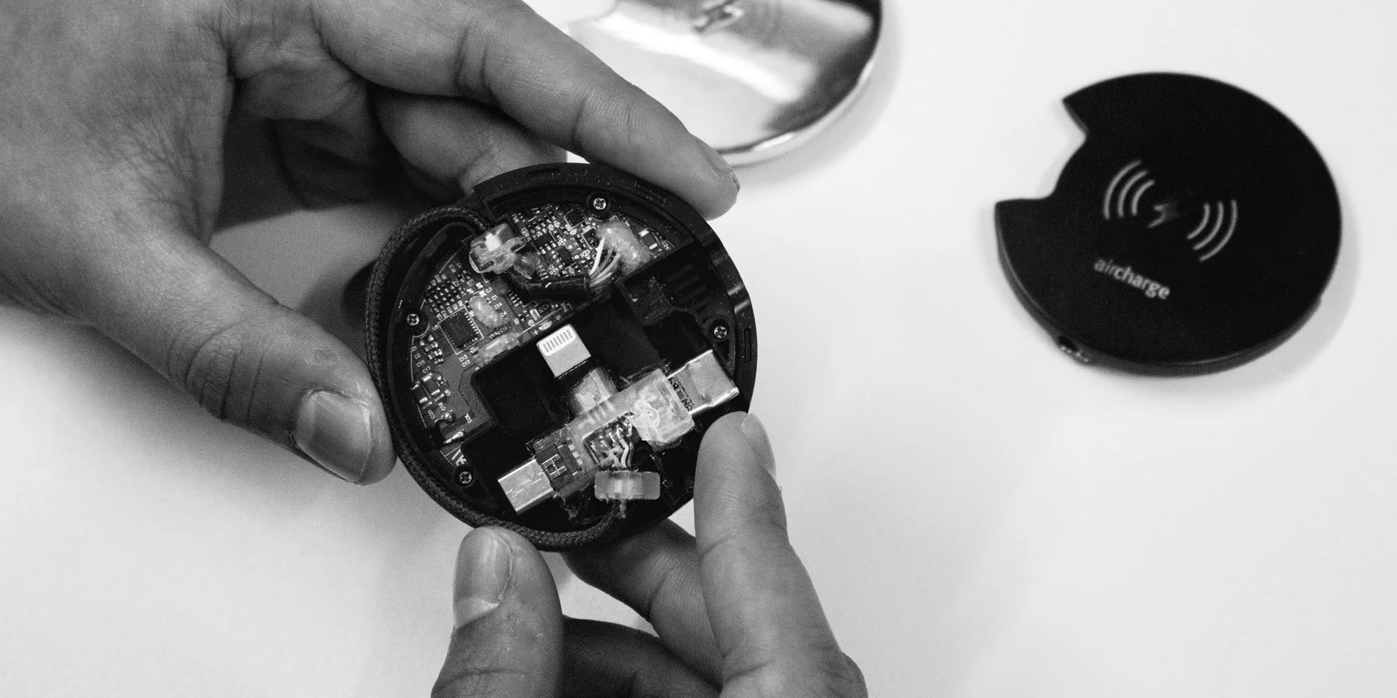 Jones-and-Partners-Orb-wireless-charging-4.jpg