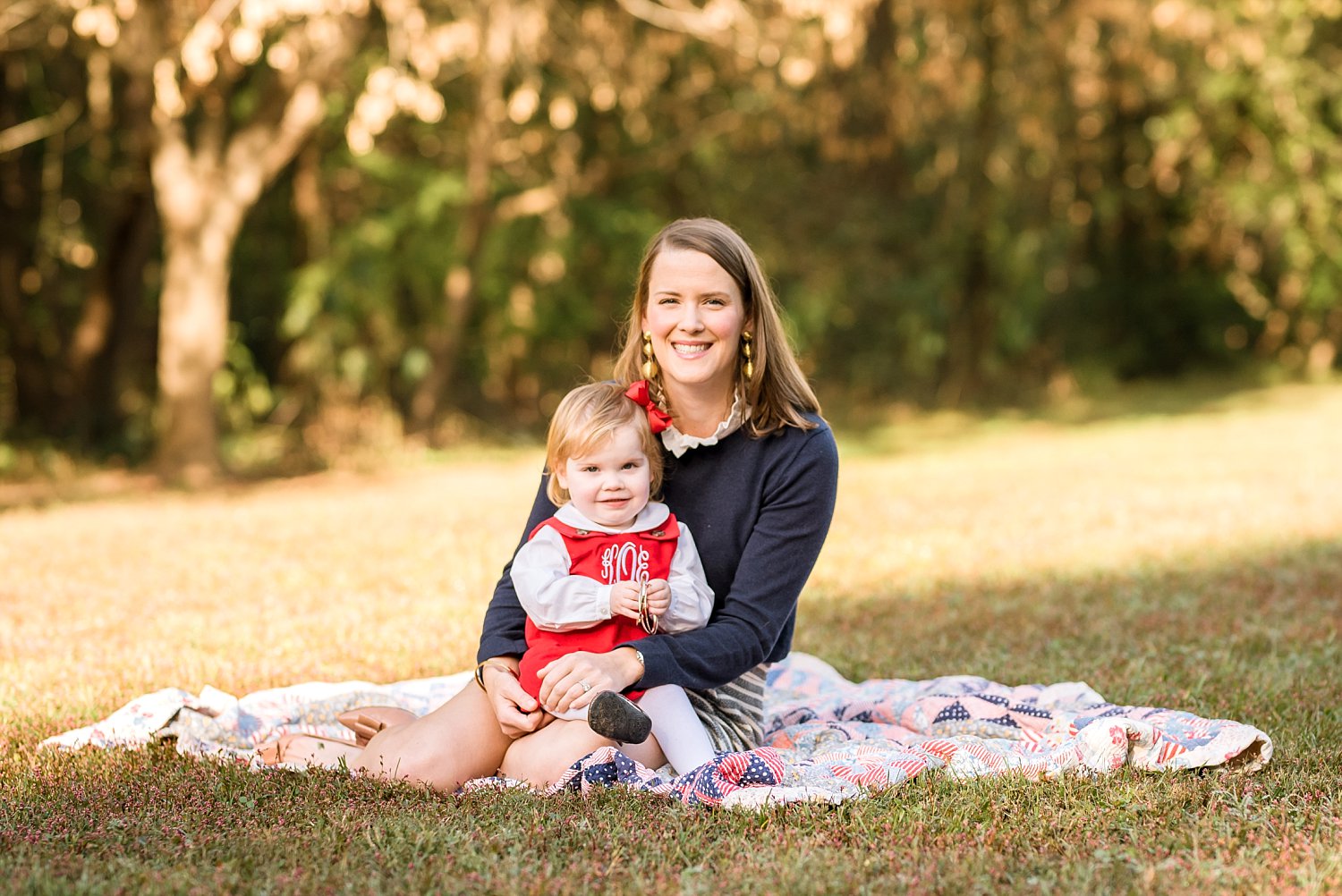 mom & daughter on blanket at Tanyard Creek PArk, Atlanta, GA