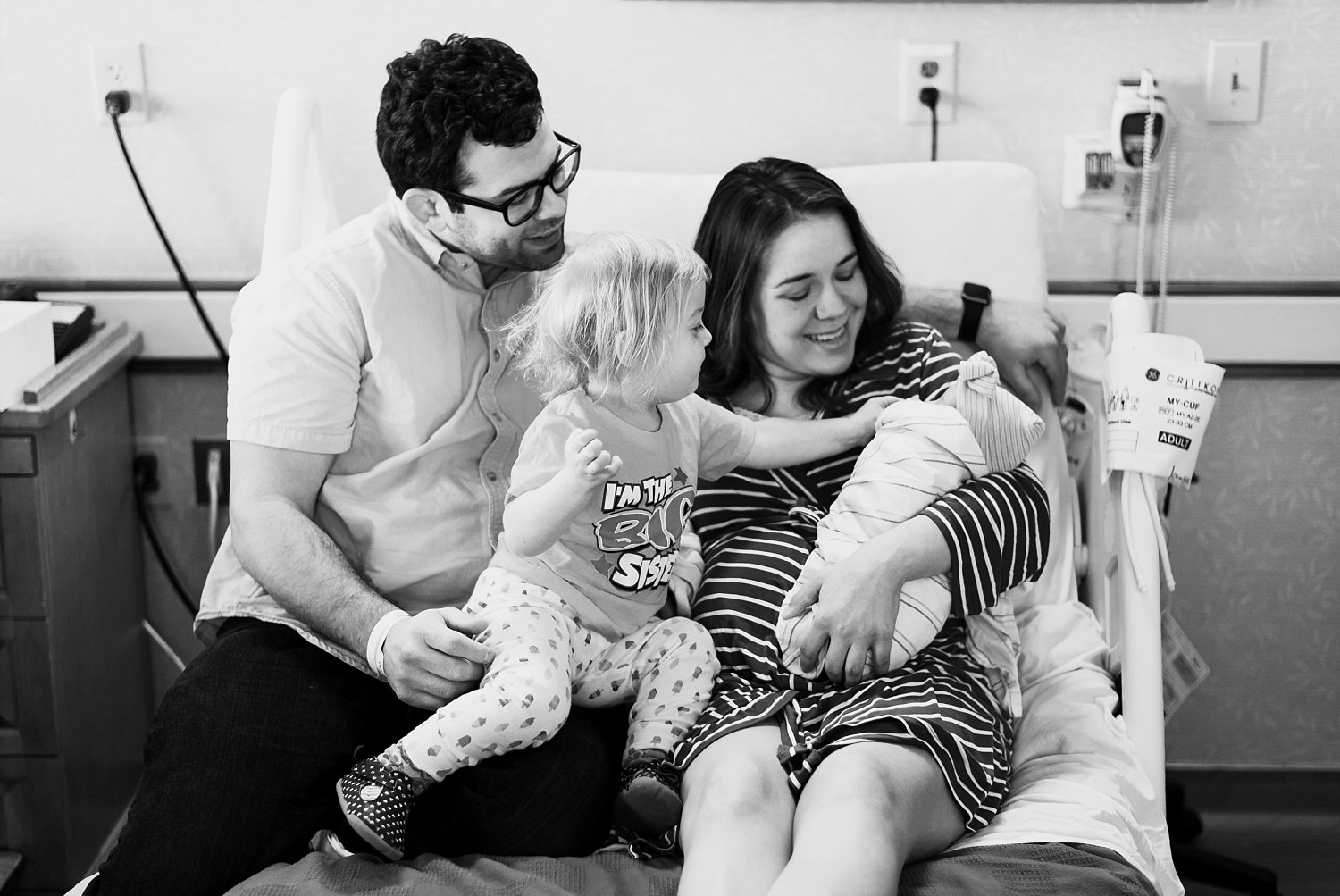 family in hospital bed at Atlanta Northside Hospital