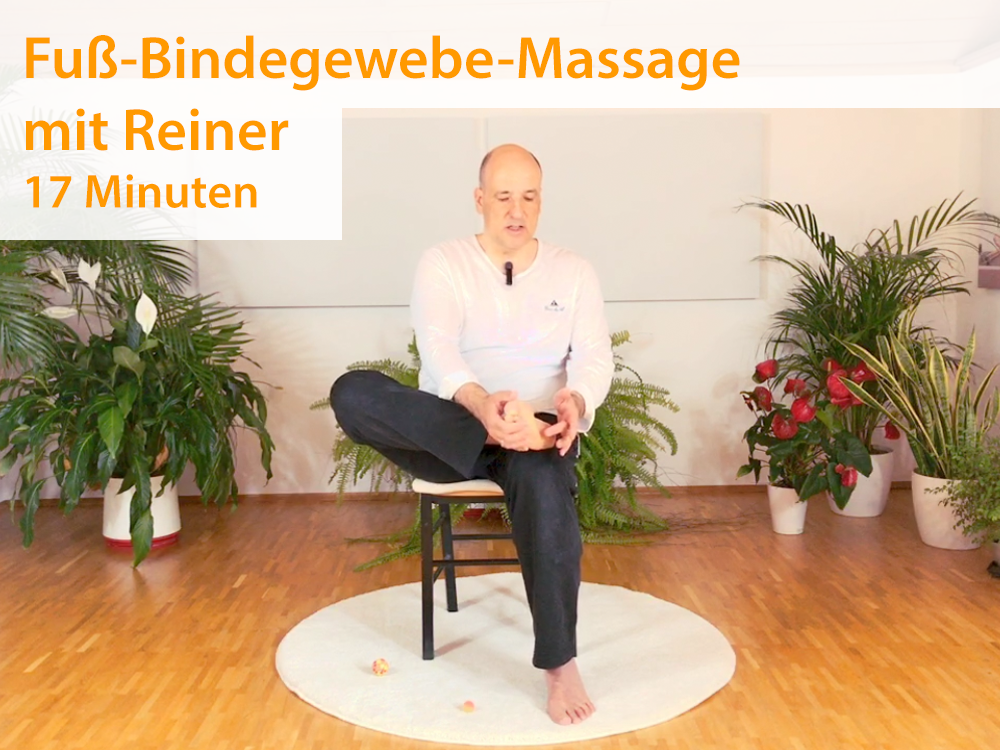 1. Fuß-Bindegewebe-Massage - Reiner (17 MInuten) - 19.3.2020Mit gesunden Füßen ist das Leben deutlich leichter. Mit diesen einfachen Übungen kannst du deine Füße gesund halten. Mit einfachen kleinen Flummis kann man das Bindegewebe der Füße angenehm…