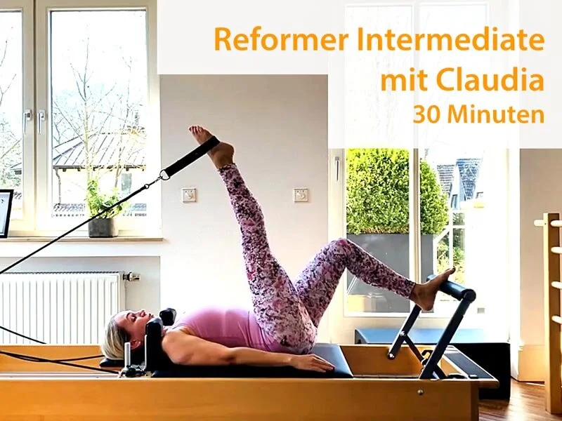 113. Reformer Intermediate - Claudia (30 Minuten) - 28.03.2020Ein tolles Video, um zunächst sanft, sich dann allmählich steigernd mit den Reformer-Übungen den Körper zu stimulieren und zu kräftigen. Das Tempo ist moderat. Youtube Link: https://youtu…