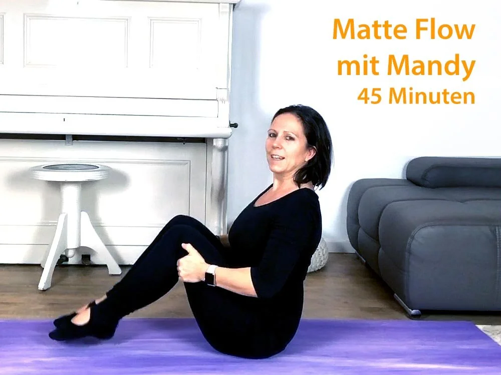 119. Matte Flow - Mandy (45 Minuten) - 31.1.2021Trainiere den gesamten Körper und genieße die etwas schnelleren Übungsabfolgen.Youtube Link: https://youtu.be/CQ_nTJeLriUVimeo Link: https://vimeo.com/504159023/0e04ab42f7