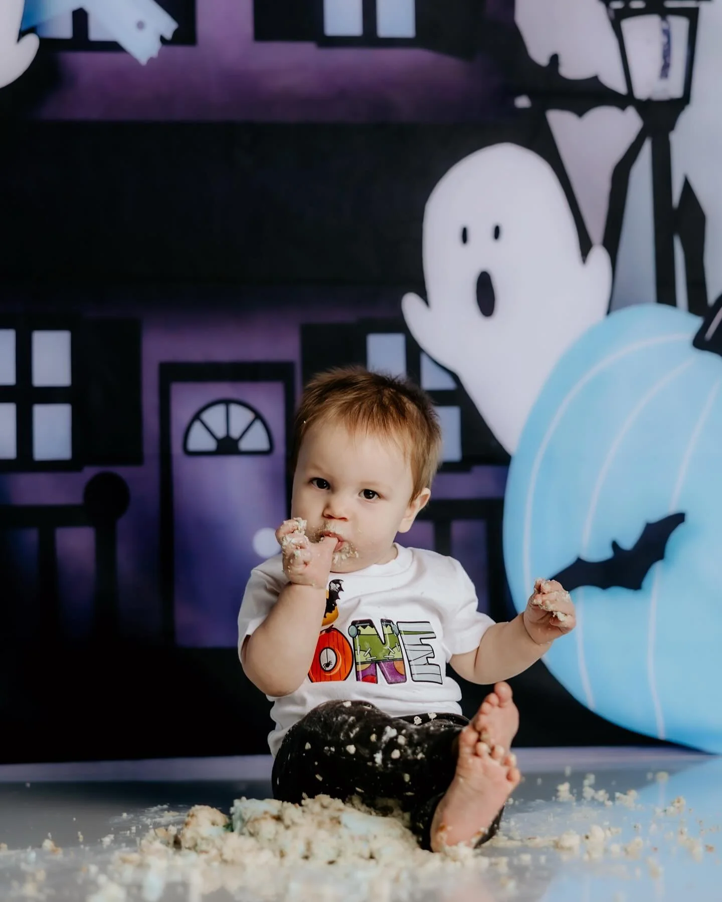 Little Boo 👻 Turning 1
&bull;
&bull;
#cakesmash #cakesmash #buffalocakesmashphotography #wnycakesmashphotographer #family #boo #octoberbirthdays