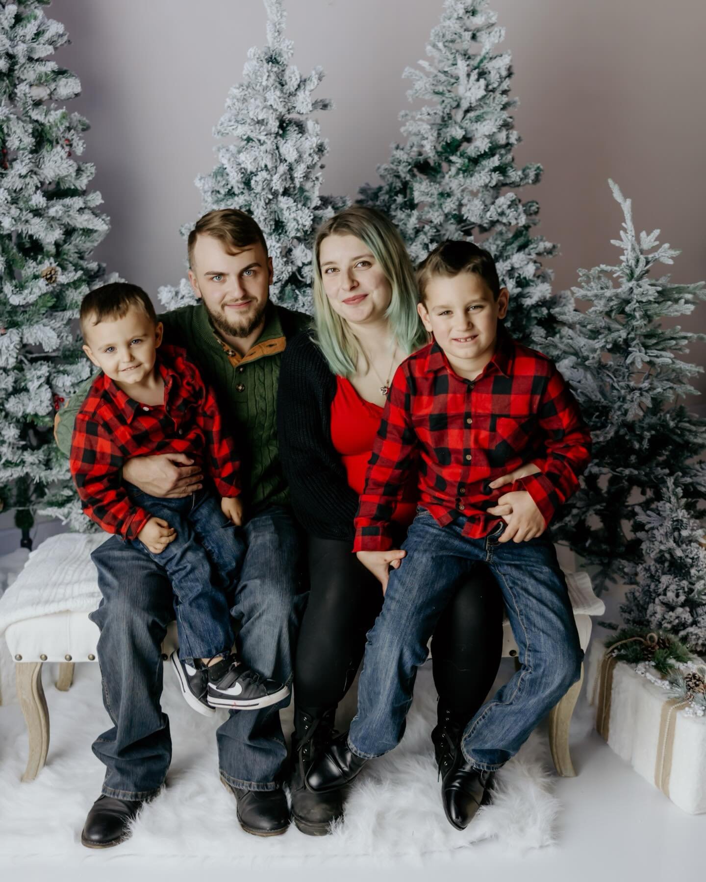 Capturing moments like these is what makes the holidays feel extra special.
&bull;
&bull;
#BuffaloPhotographer #WNYPhotographer #FamilyPhotography #HolidayMiniSessions #ChristmasPhotos #StudioPhotography #WinterSessions #MomentsThatMatter #LifestyleP