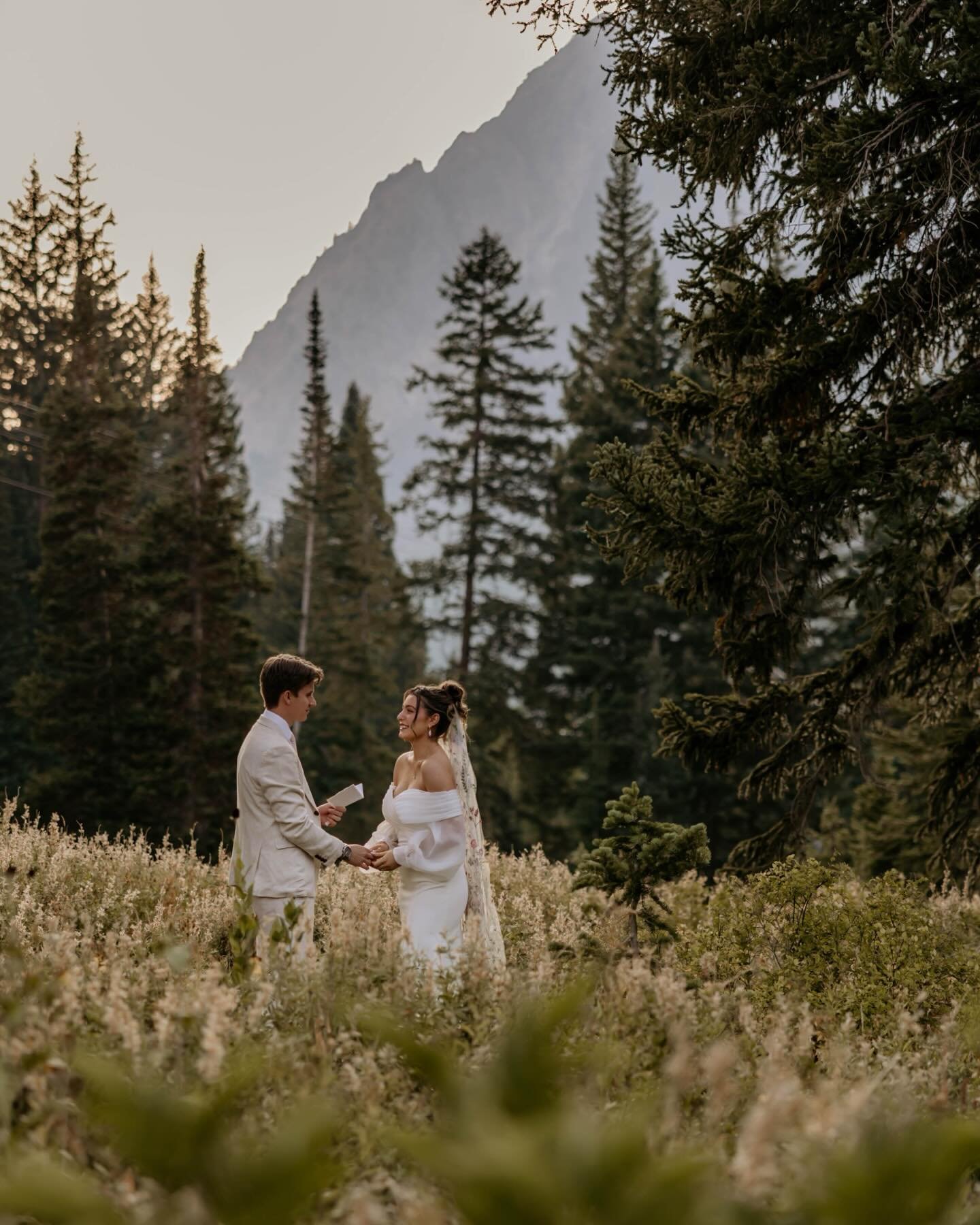 If you&rsquo;ve been dreaming of an intimate, wildly beautiful way to get married&hellip; this is your sign.

Now booking 2026 elopements ✨
Traveling wherever your love takes you 🏔️✈️
&bull;
&bull;
Host: @saturneducationco
Models: @johnnieandjared 
