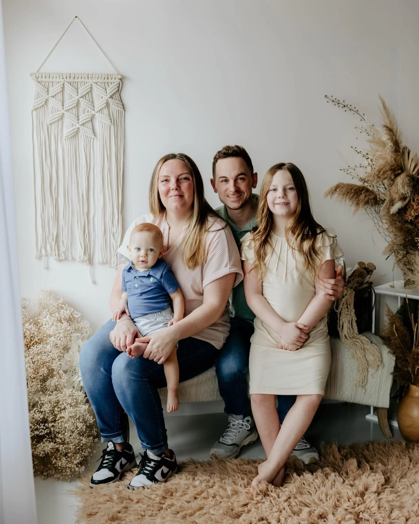 Fast ONE 🏁
&bull;
&bull;
#fastone #racecartheme #firstbirthdayshoot #cakesmashsession #babyphotography milestonephotography familylove oneyearold buffalony photographerlife
