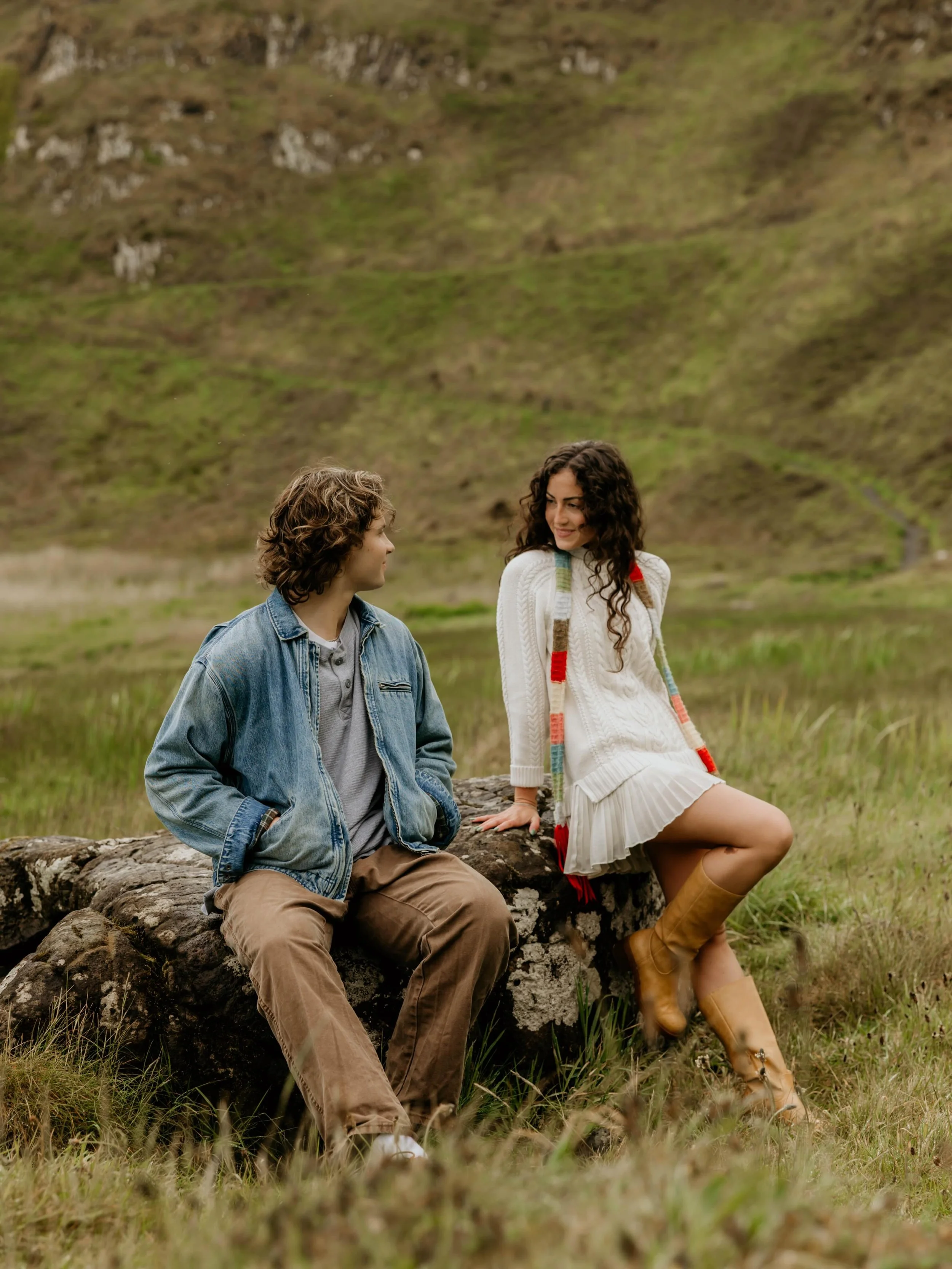 A little cinematic, a little wild, a little in love.🥰 
&bull;
&bull;
Host: @vowandventure.co 
Model: @hai_n_drew 

#irelandphotographer #couplesphotography #couplessession #elopementphotographer #destinationphotographer irelandelopement irelandcoupl