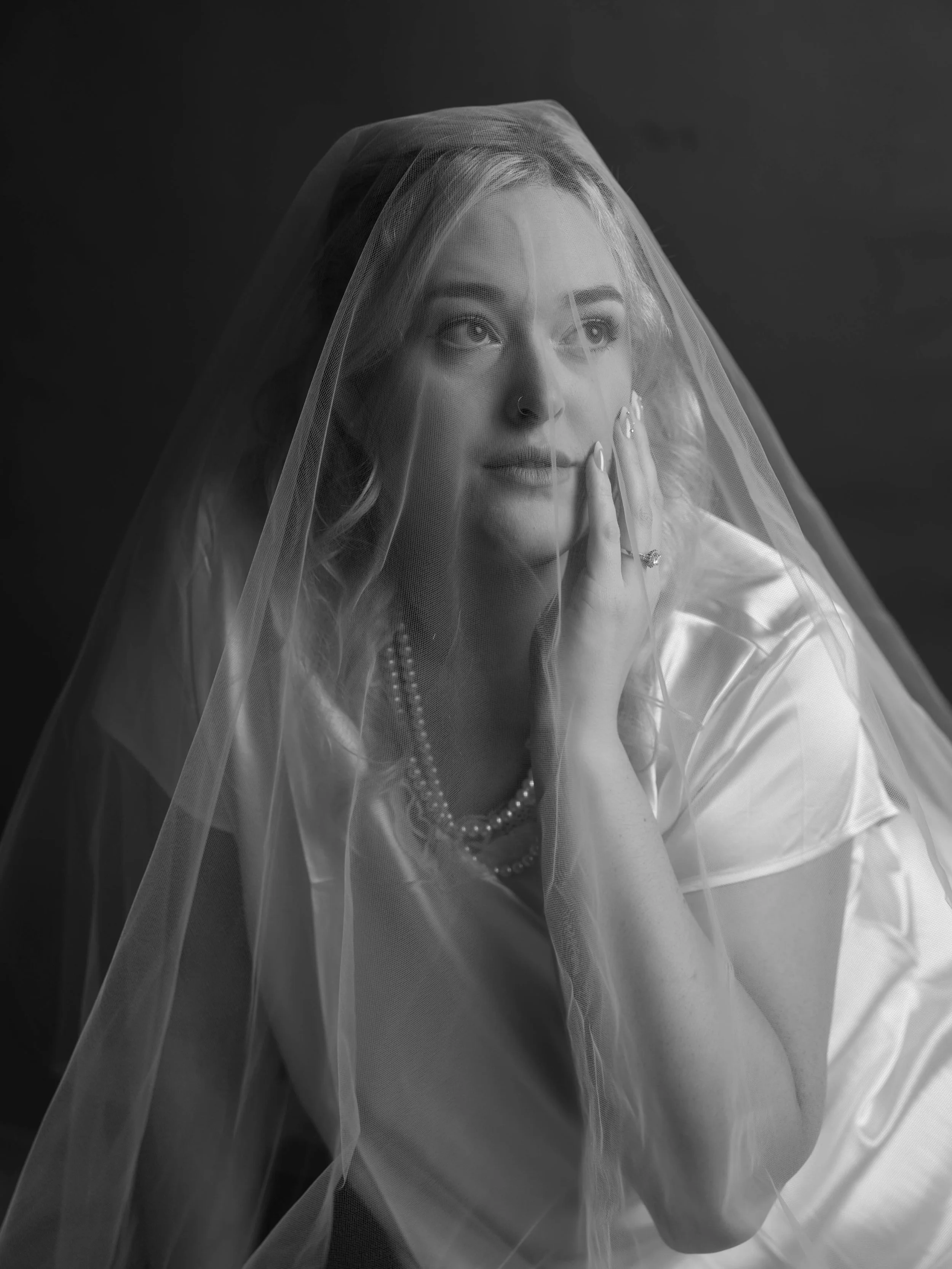Veils, pearls, and a touch of mischief. The perfect combination. ✨
&bull;
&bull;
#BridalBoudoir #BoudoirPhotography #BridalPortraits #BrideToBe #WeddingPhotography LuxuryBoudoir BoudoirSession WeddingInspiration
