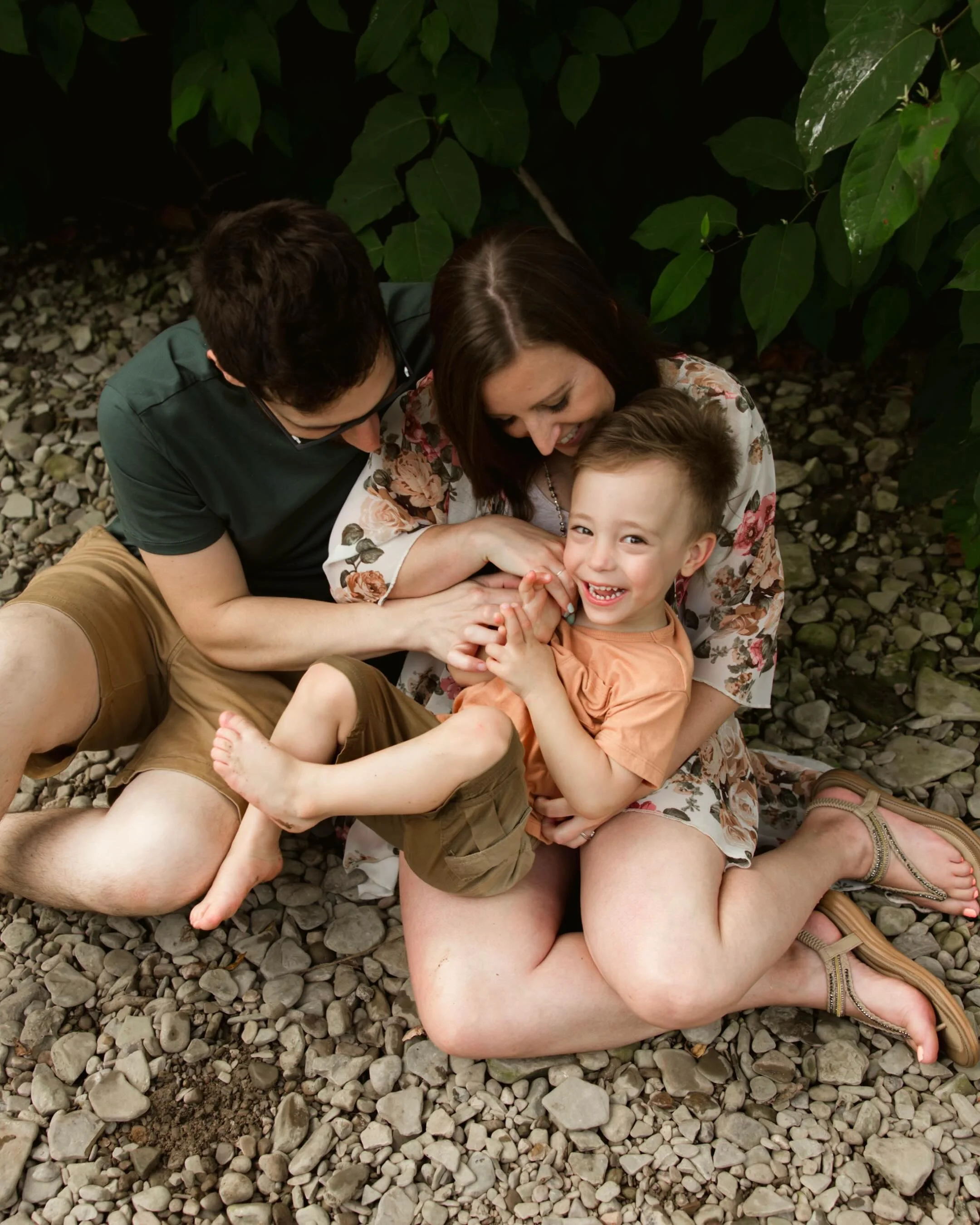 The giggles, the chaos, the tiny moments of connection, the way everyone naturally gravitates toward each other &mdash; that&rsquo;s the good stuff. 
&bull;
&bull;
#buffalofamily #wnyfamilyphotography #wnyfamilysession #buffalofamilyphotographer